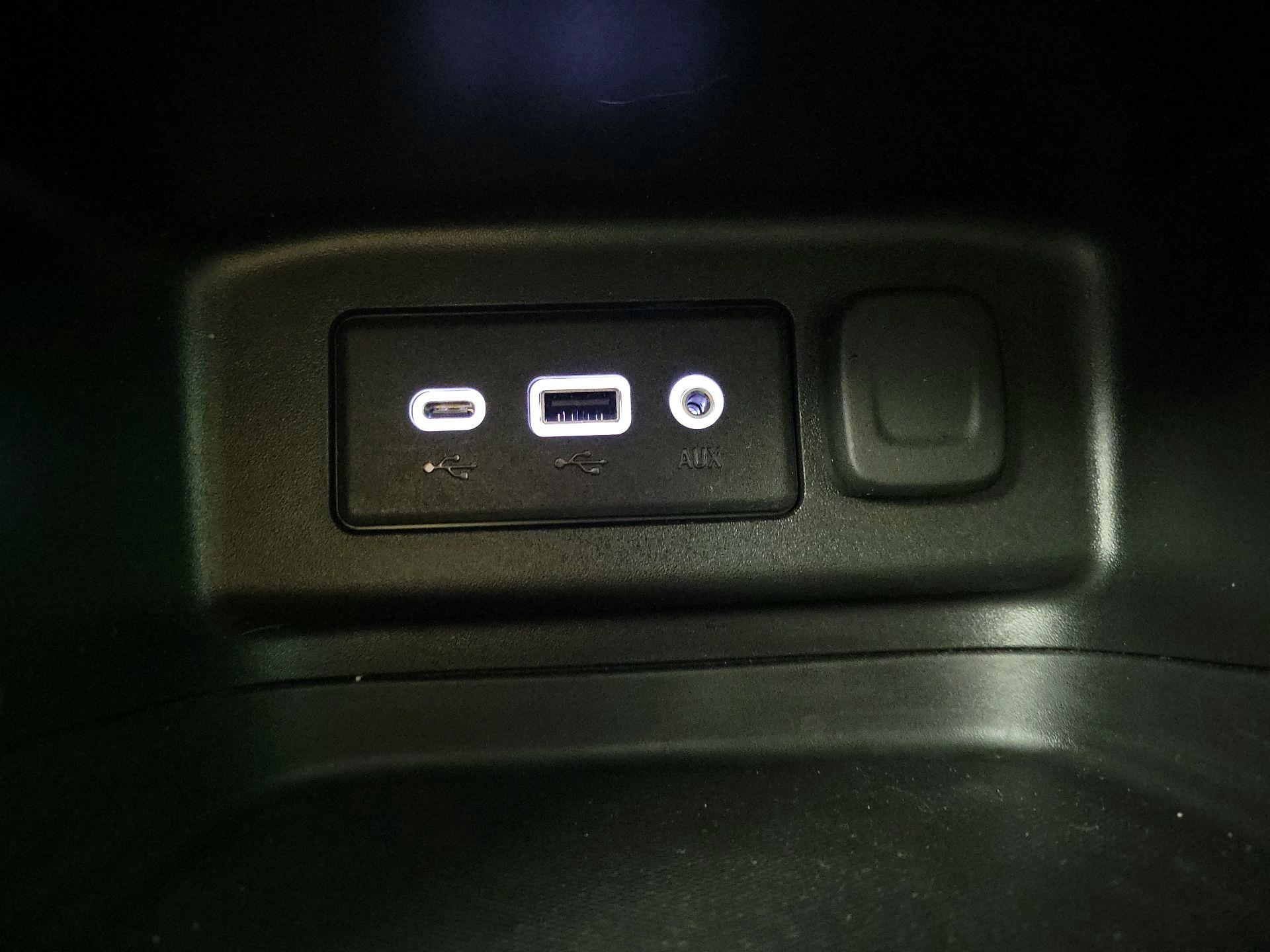 Thumbnail: 2022 Chevrolet Equinox - 18