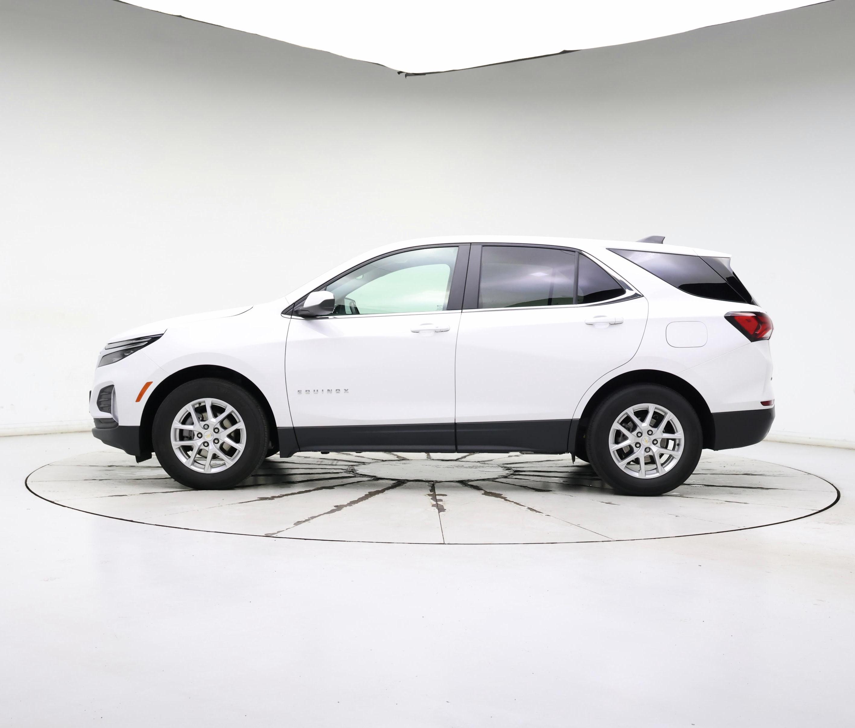 Thumbnail: 2022 Chevrolet Equinox - 3