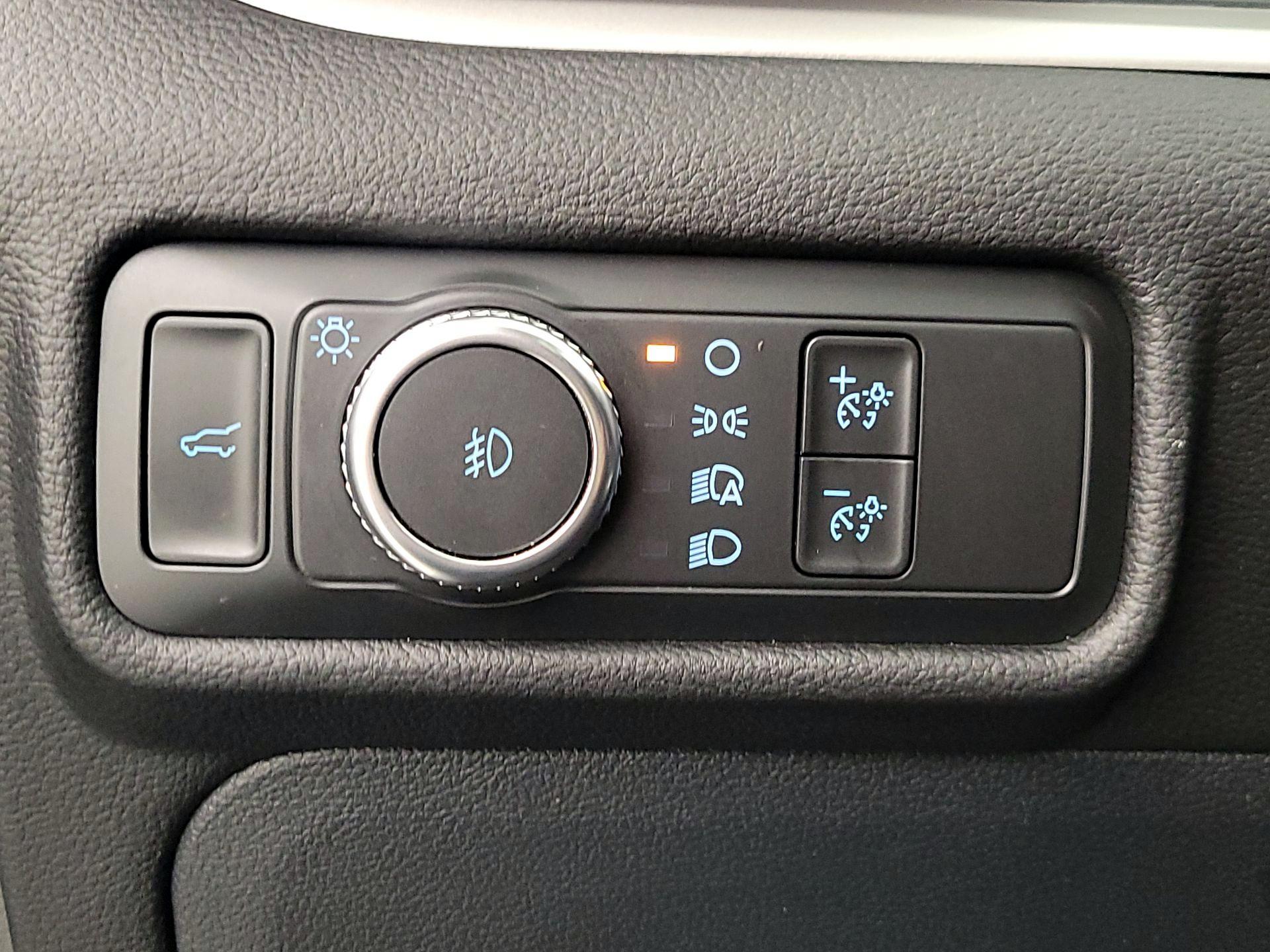 Thumbnail: 2022 Ford Explorer - 13