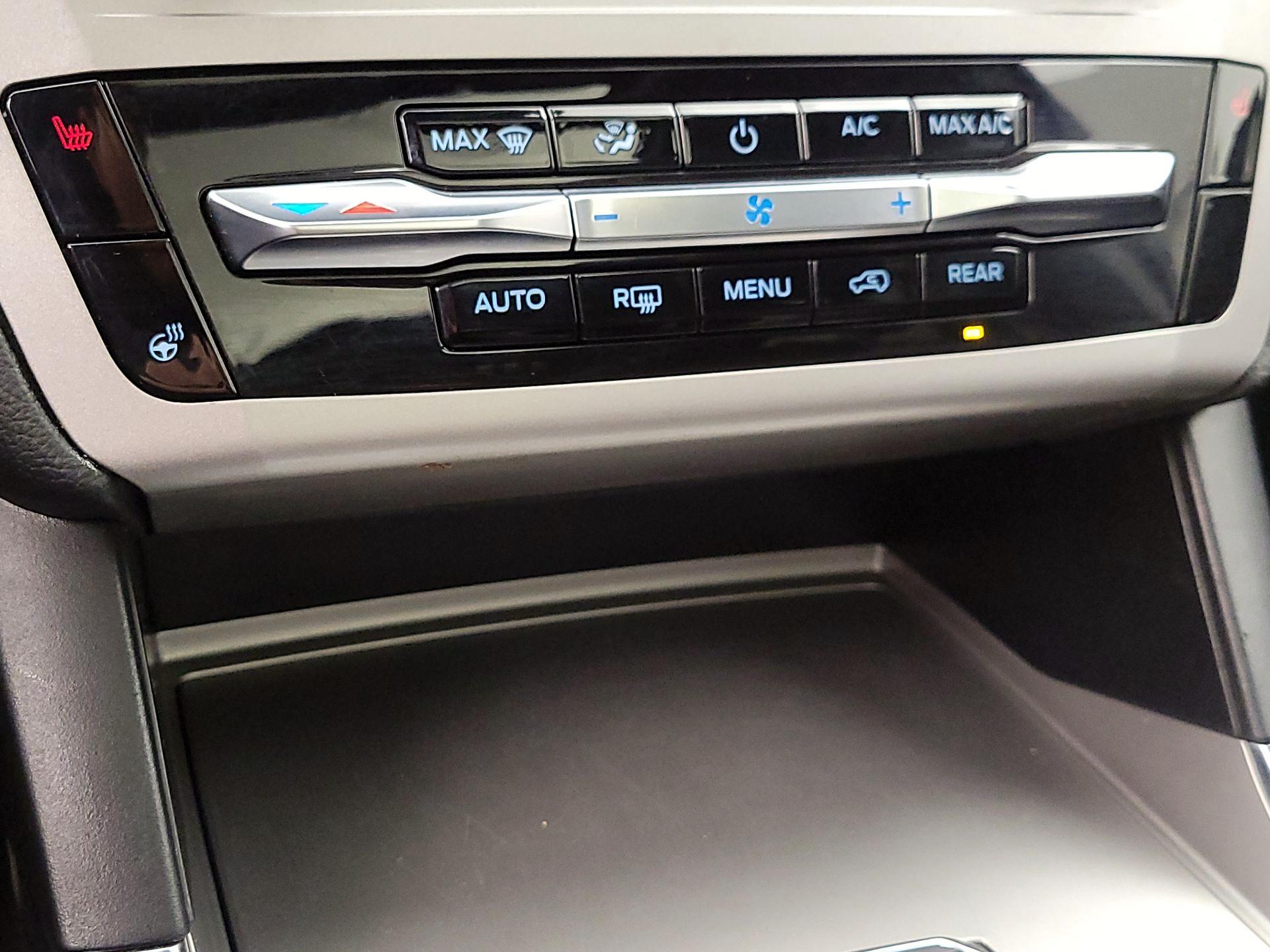 Thumbnail: 2022 Ford Explorer - 16