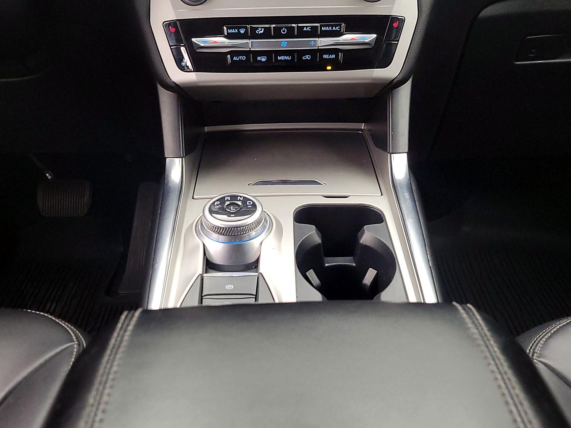 Thumbnail: 2022 Ford Explorer - 17