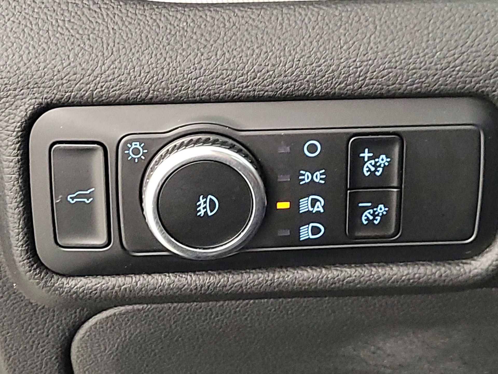 Thumbnail: 2023 Ford Explorer - 13