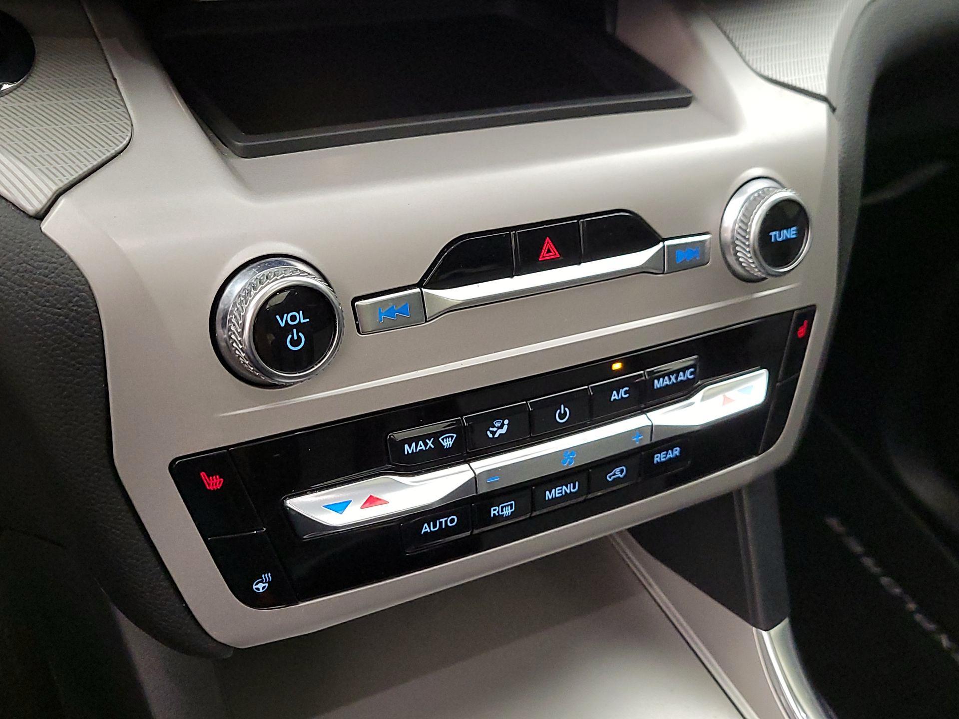 Thumbnail: 2023 Ford Explorer - 17