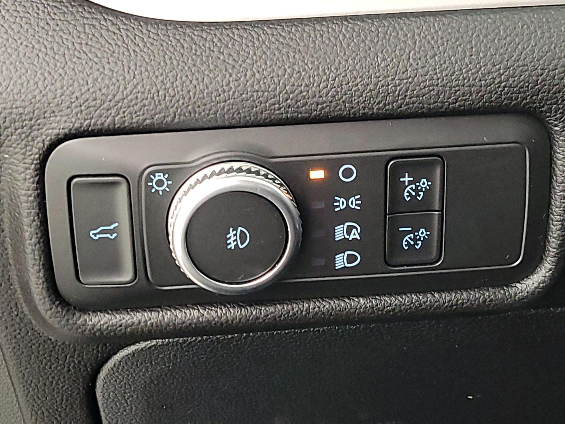 Thumbnail: 2022 Ford Explorer - 13