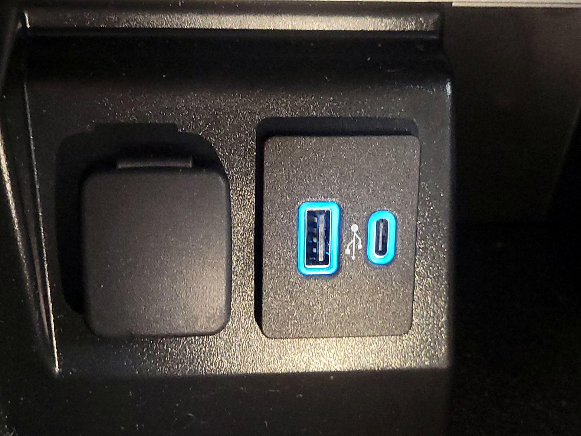 Thumbnail: 2023 Ford Explorer - 18