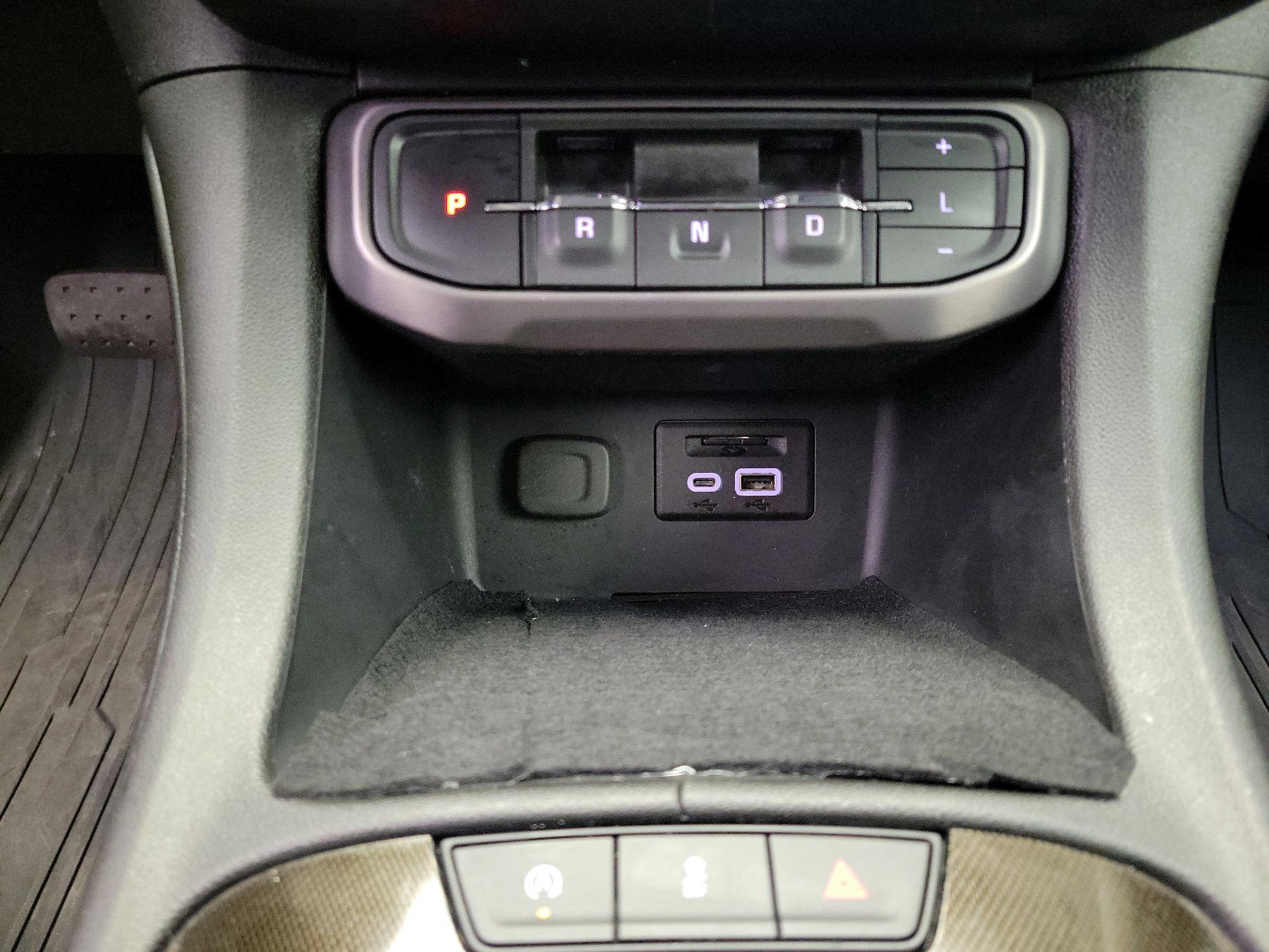 Thumbnail: 2023 GMC Acadia - 17