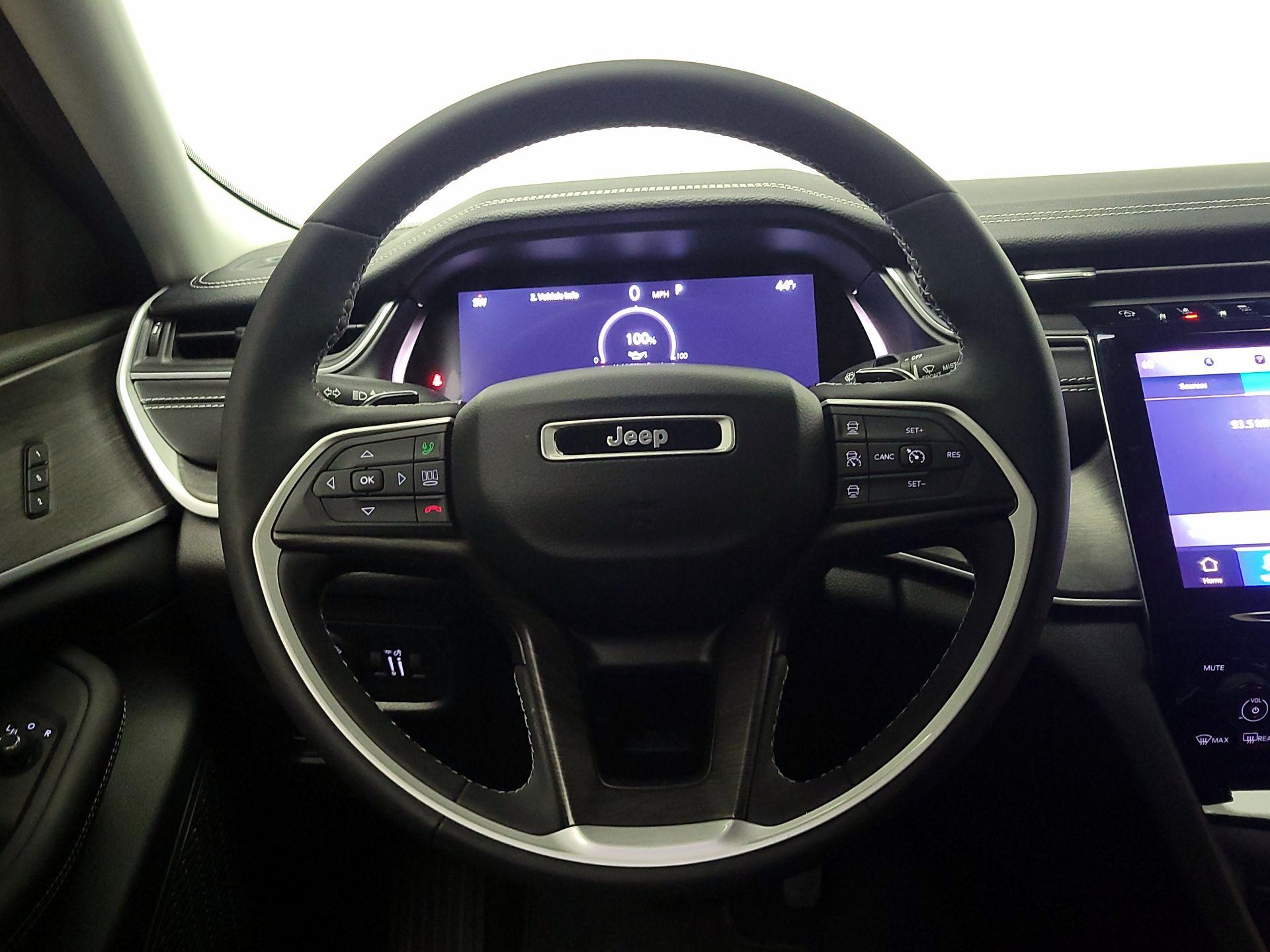 Thumbnail: 2023 Jeep Grand Cherokee - 10