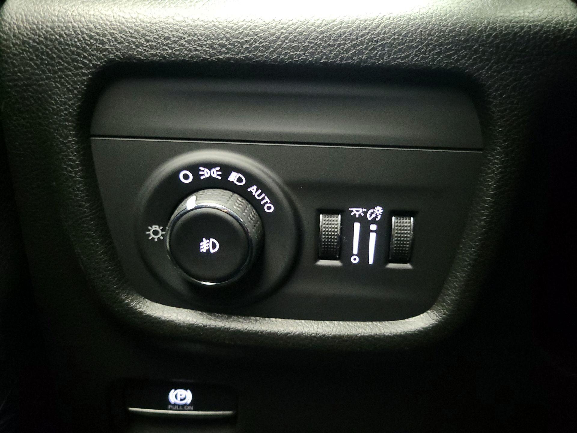 Thumbnail: 2023 Jeep Grand Cherokee - 13