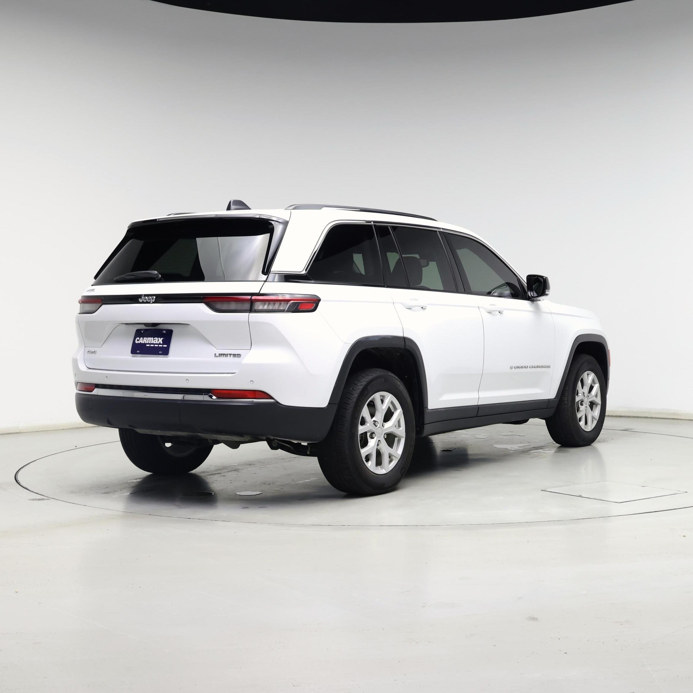 Thumbnail: 2023 Jeep Grand Cherokee - 8