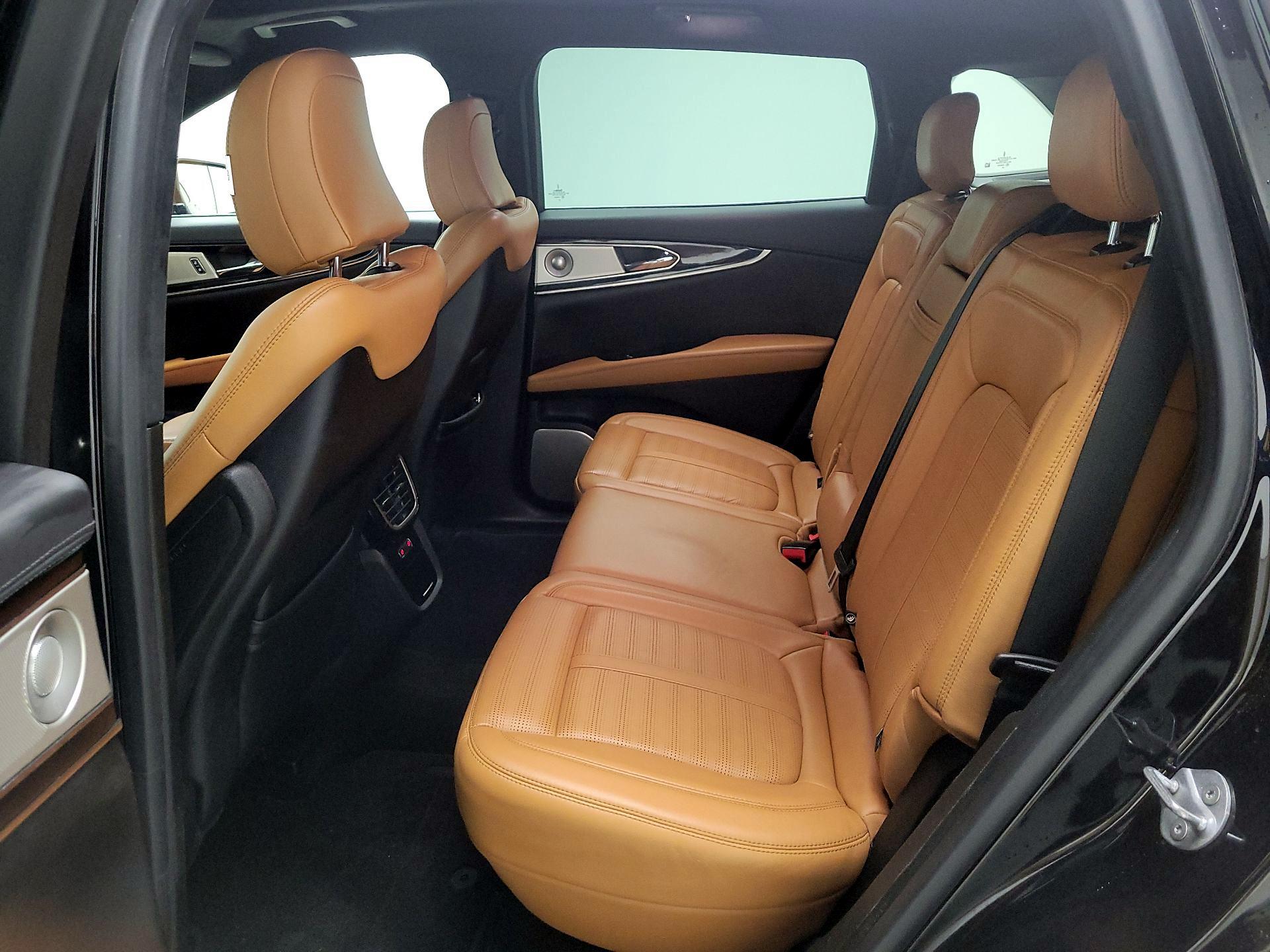 Thumbnail: 2022 Lincoln Nautilus - 17