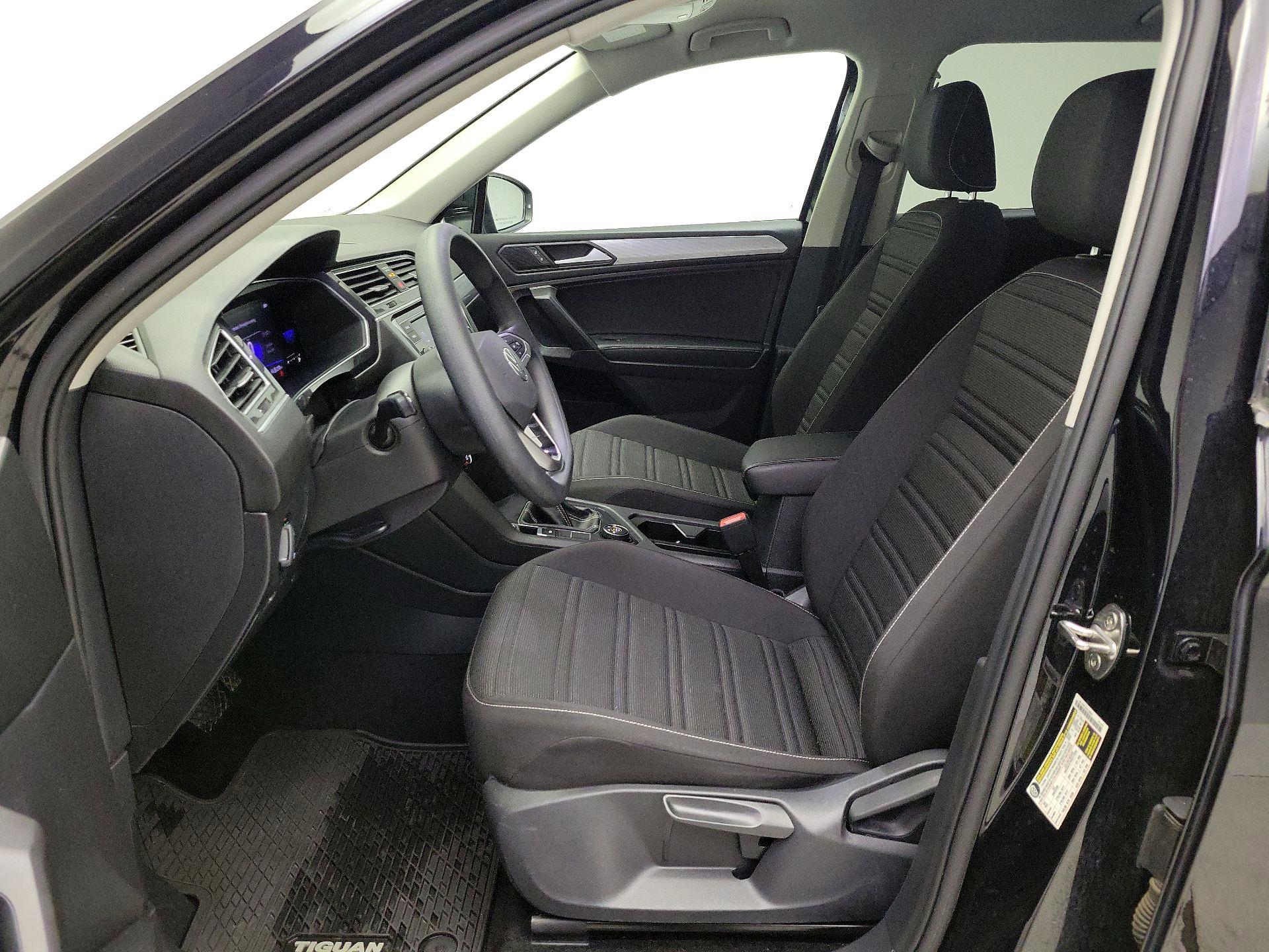 Thumbnail: 2022 Volkswagen Tiguan - 11