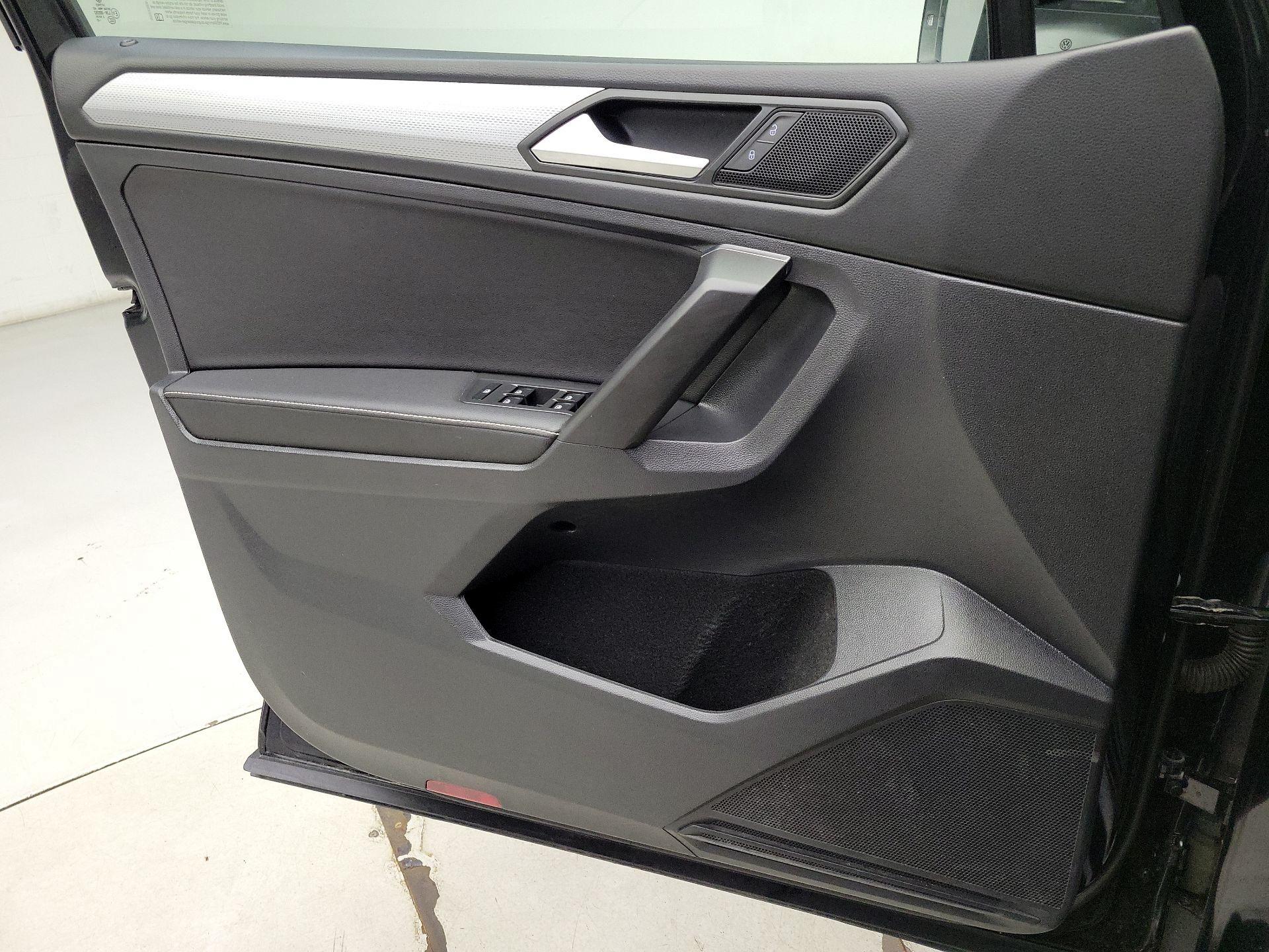 Thumbnail: 2022 Volkswagen Tiguan - 12