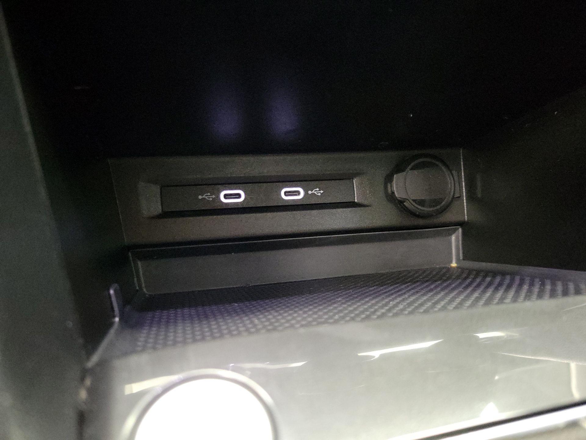 Thumbnail: 2022 Volkswagen Tiguan - 18