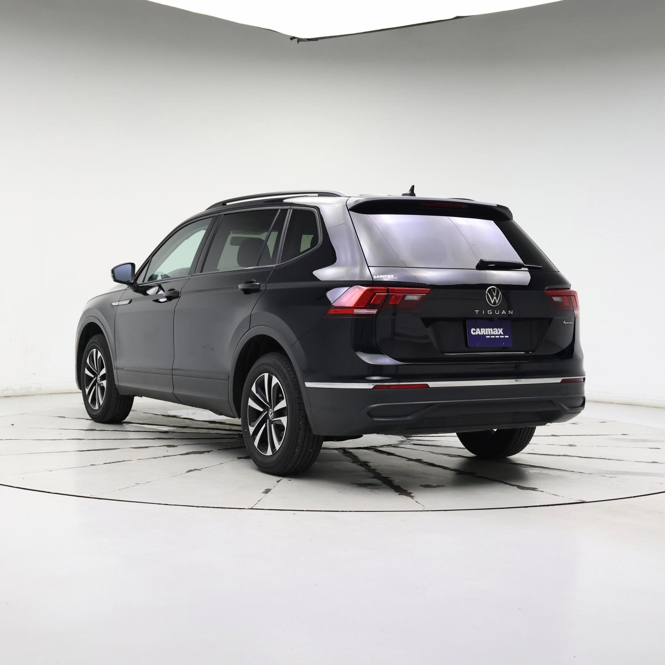 Thumbnail: 2022 Volkswagen Tiguan - 2