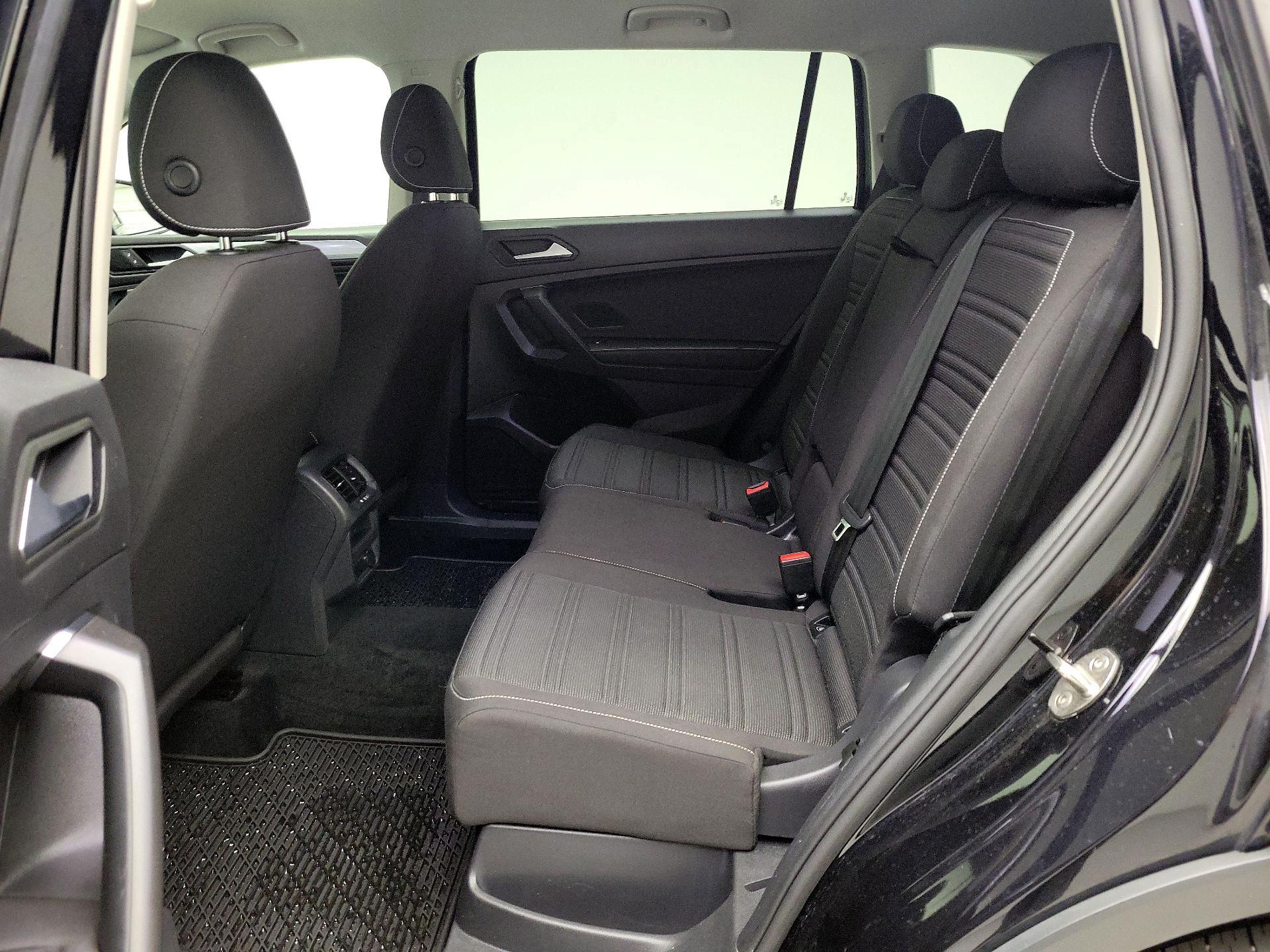 Thumbnail: 2022 Volkswagen Tiguan - 19