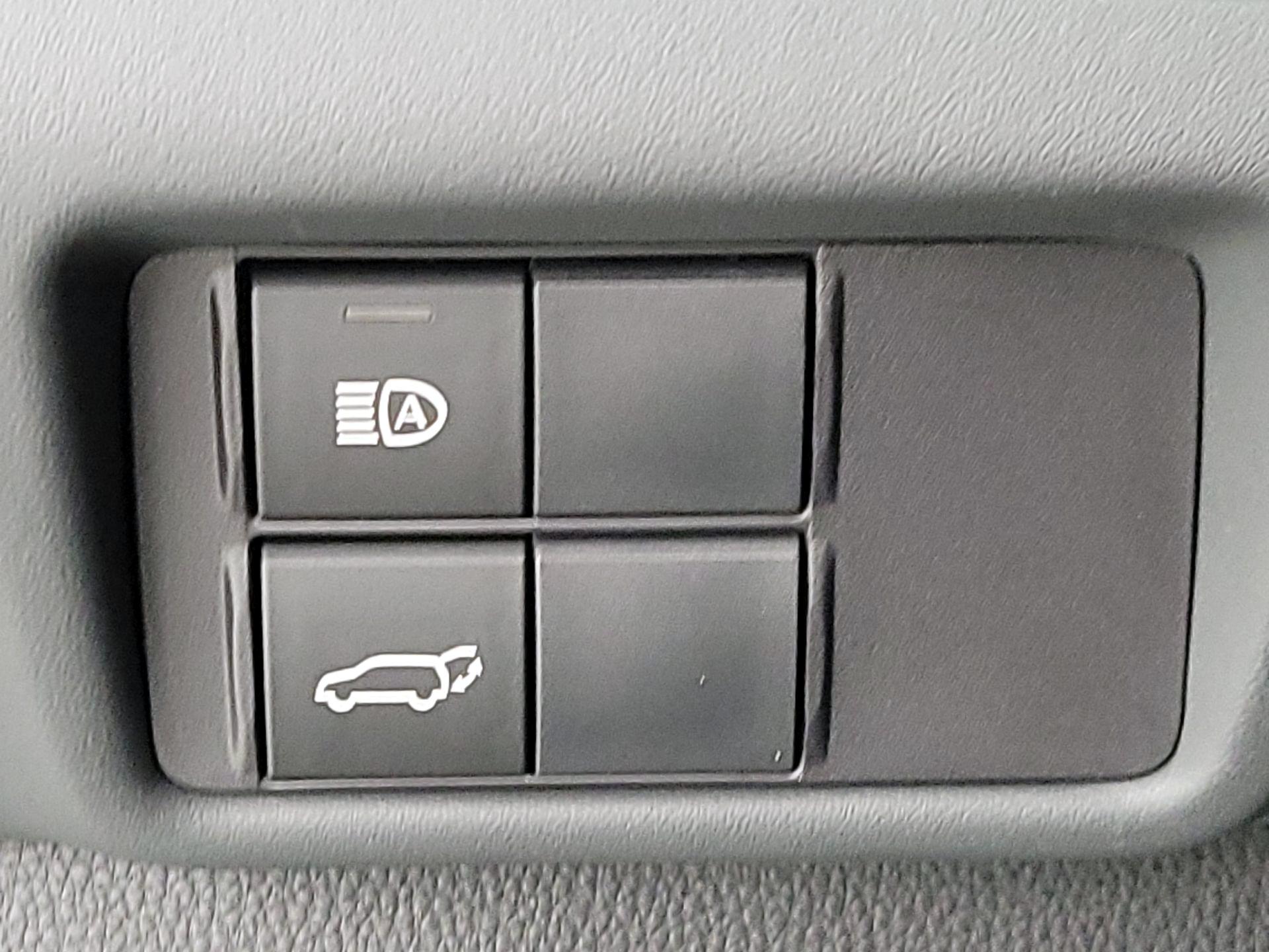 Thumbnail: 2022 Toyota Highlander - 13