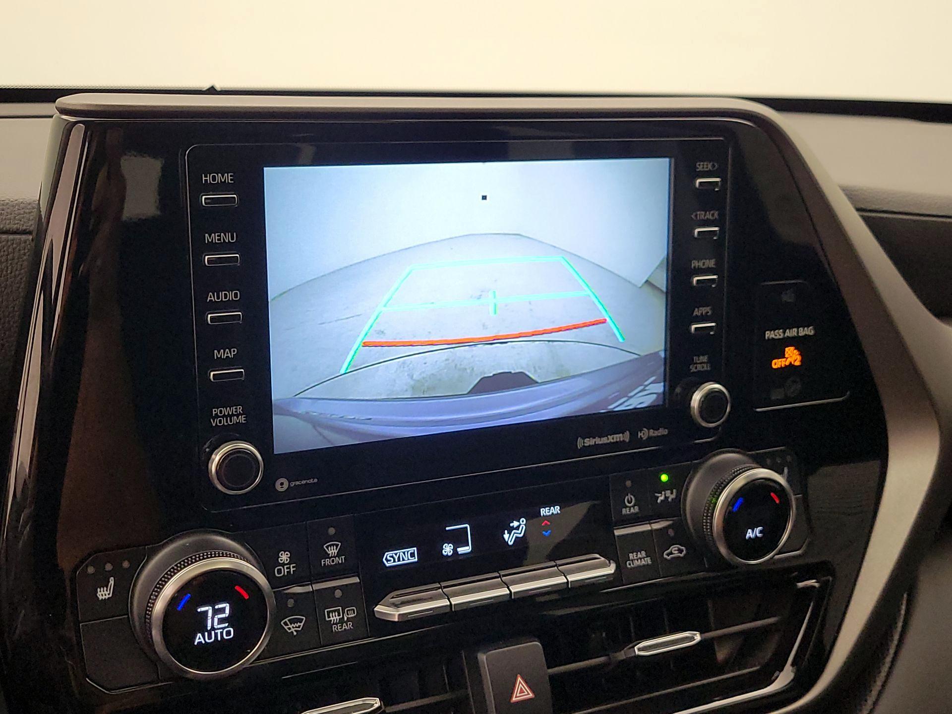 Thumbnail: 2022 Toyota Highlander - 14