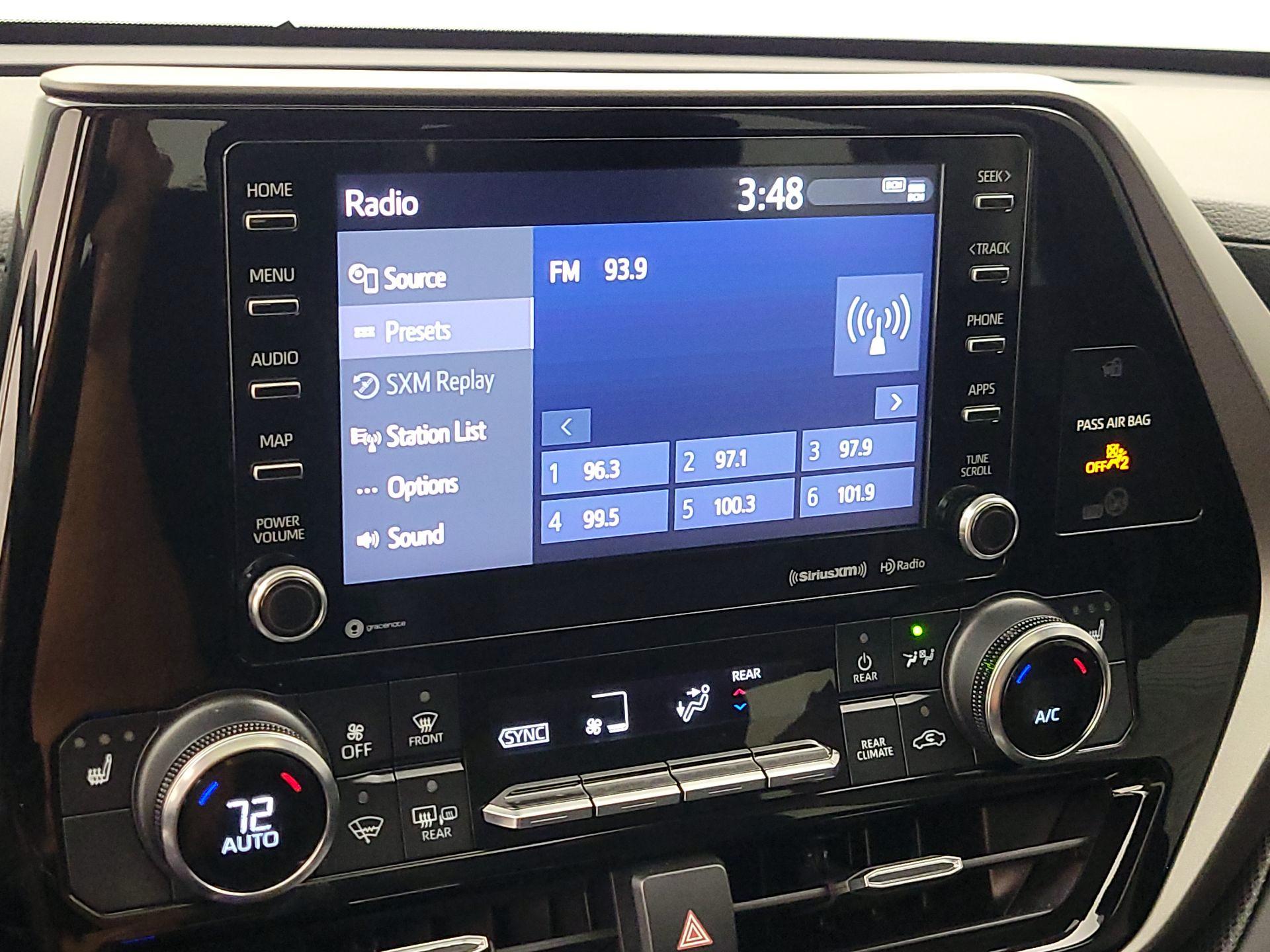 Thumbnail: 2022 Toyota Highlander - 15