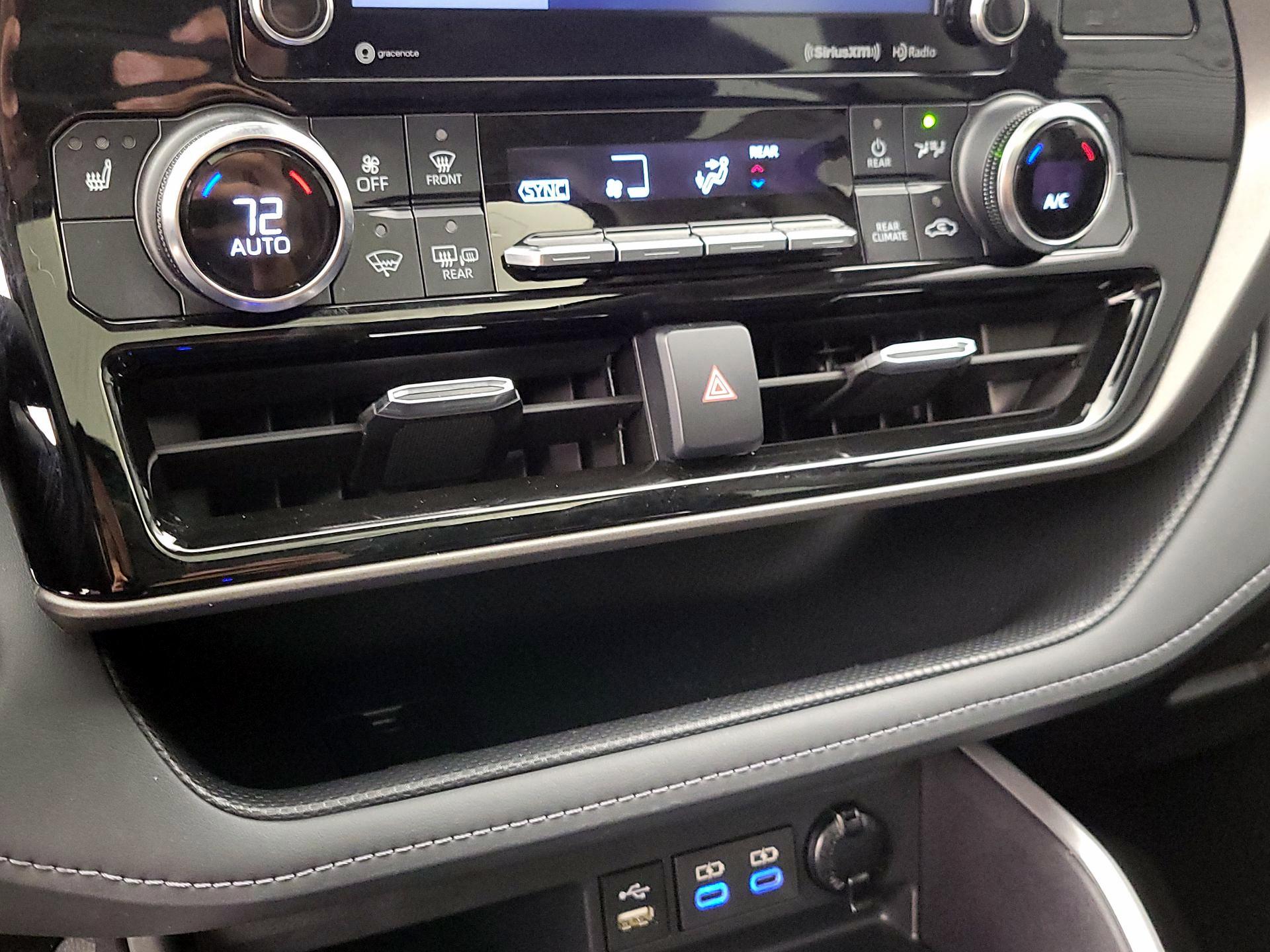 Thumbnail: 2022 Toyota Highlander - 16