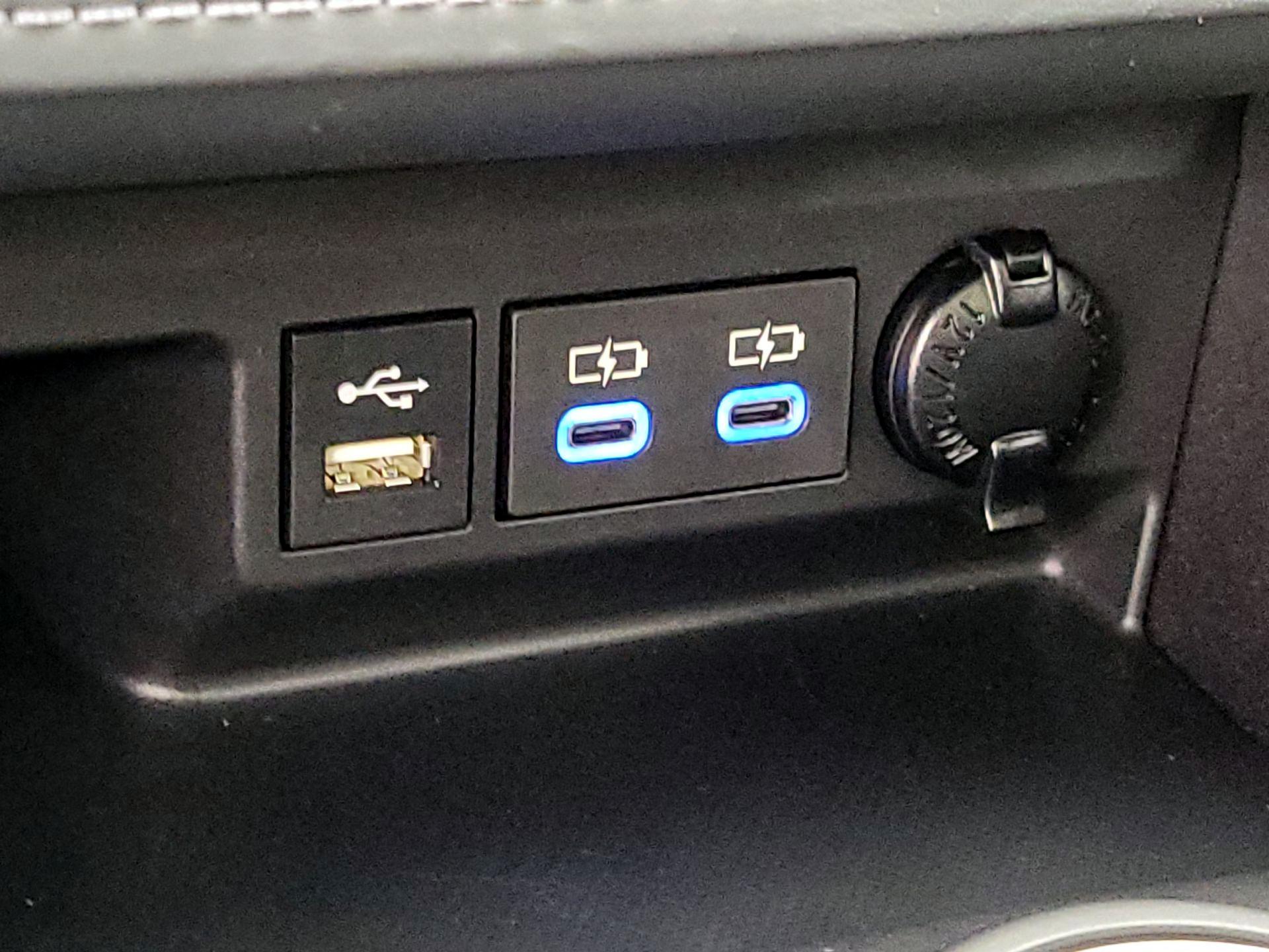 Thumbnail: 2022 Toyota Highlander - 18