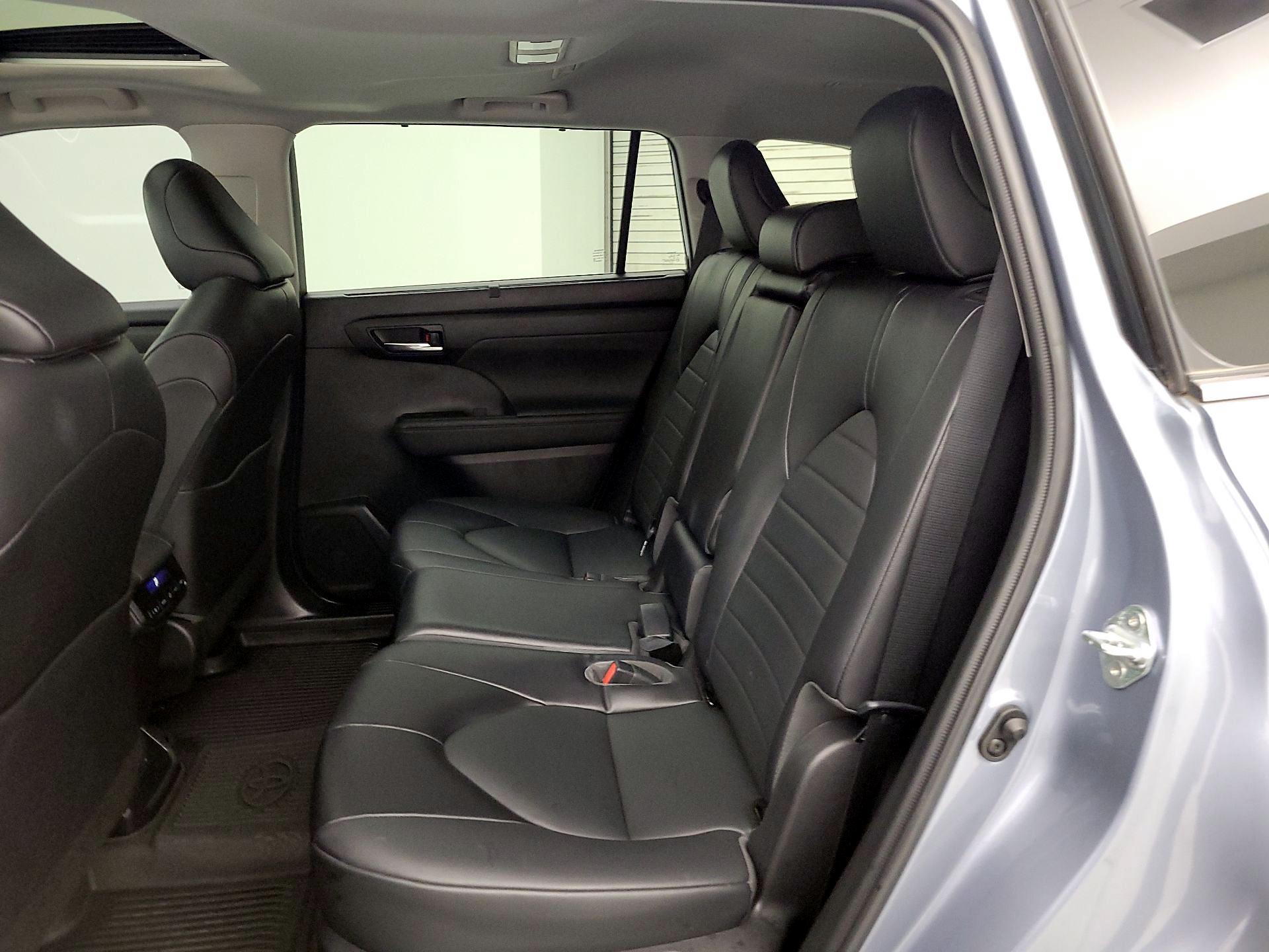 Thumbnail: 2022 Toyota Highlander - 20