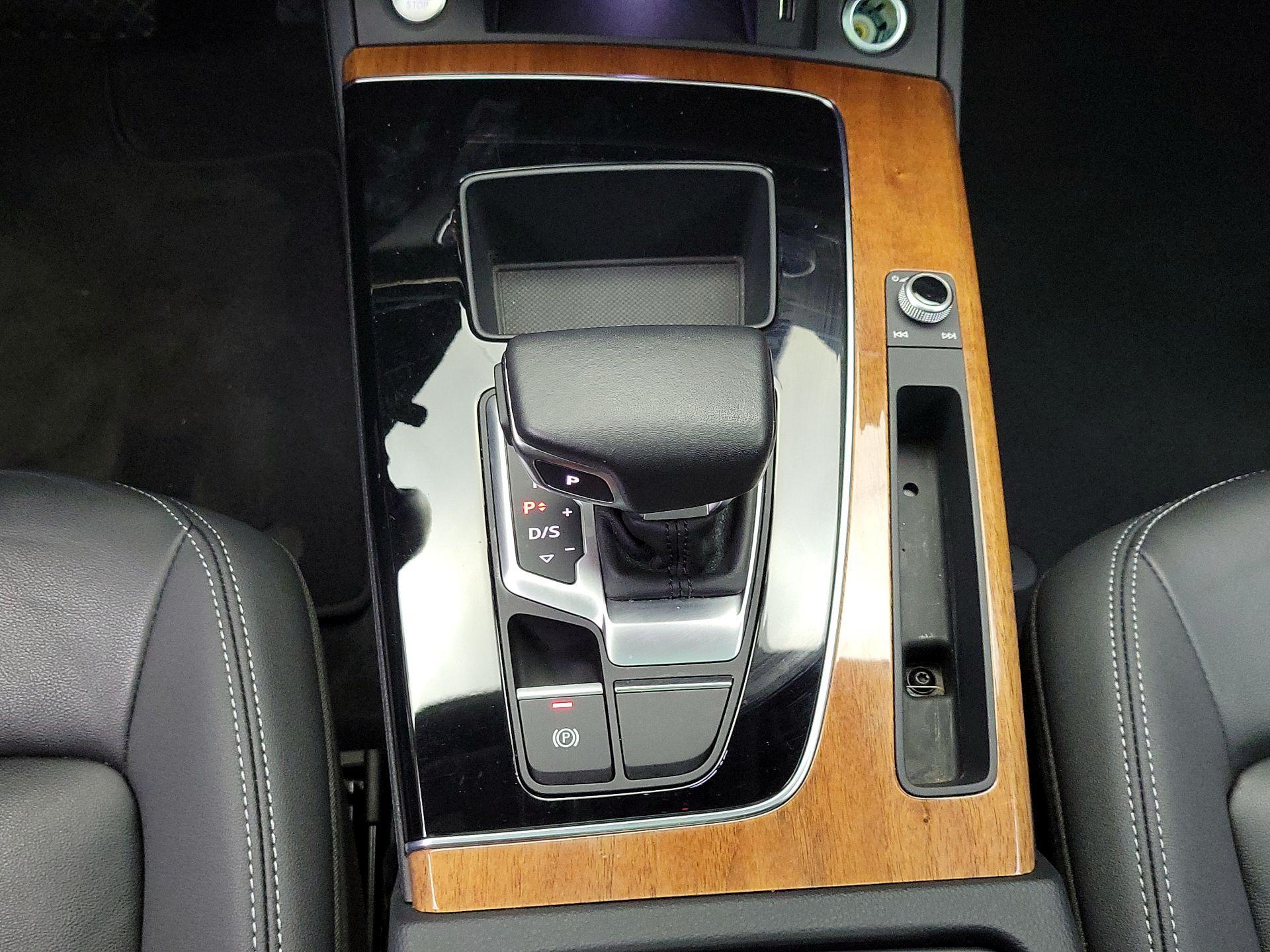 Thumbnail: 2022 Audi Q5 - 18