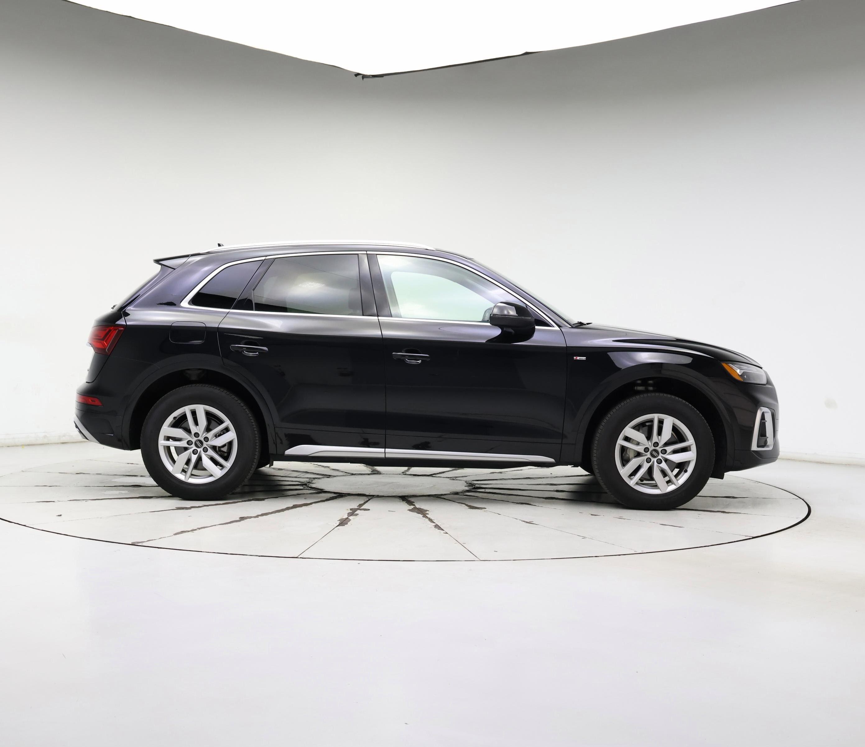 Thumbnail: 2022 Audi Q5 - 7