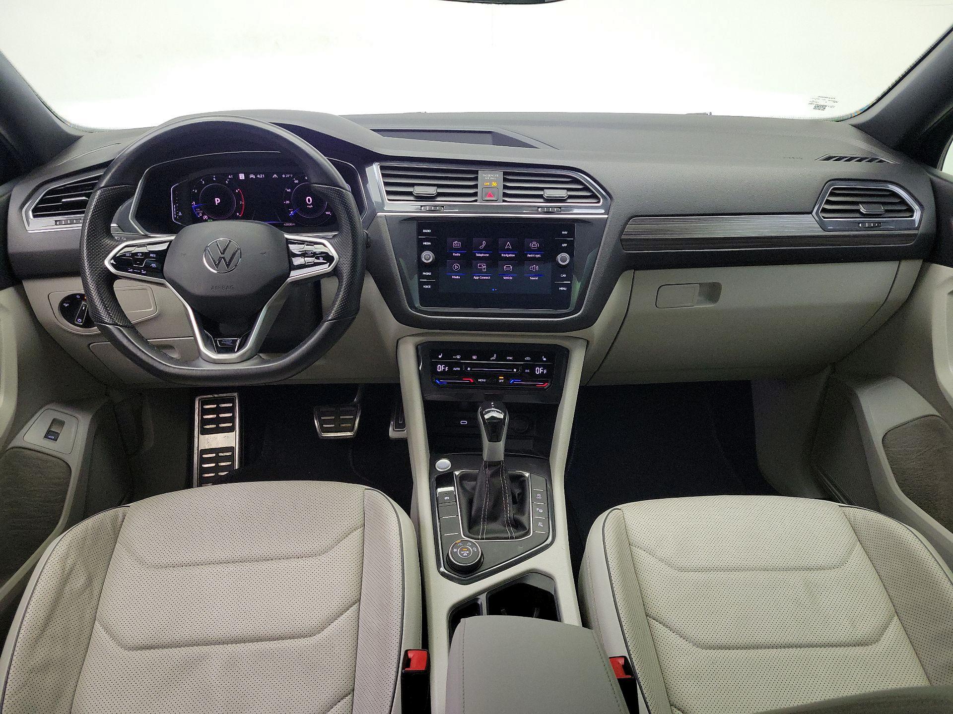 Thumbnail: 2022 Volkswagen Tiguan - 9