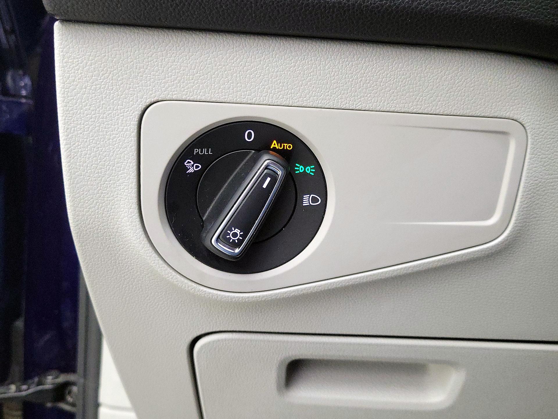 Thumbnail: 2022 Volkswagen Tiguan - 13