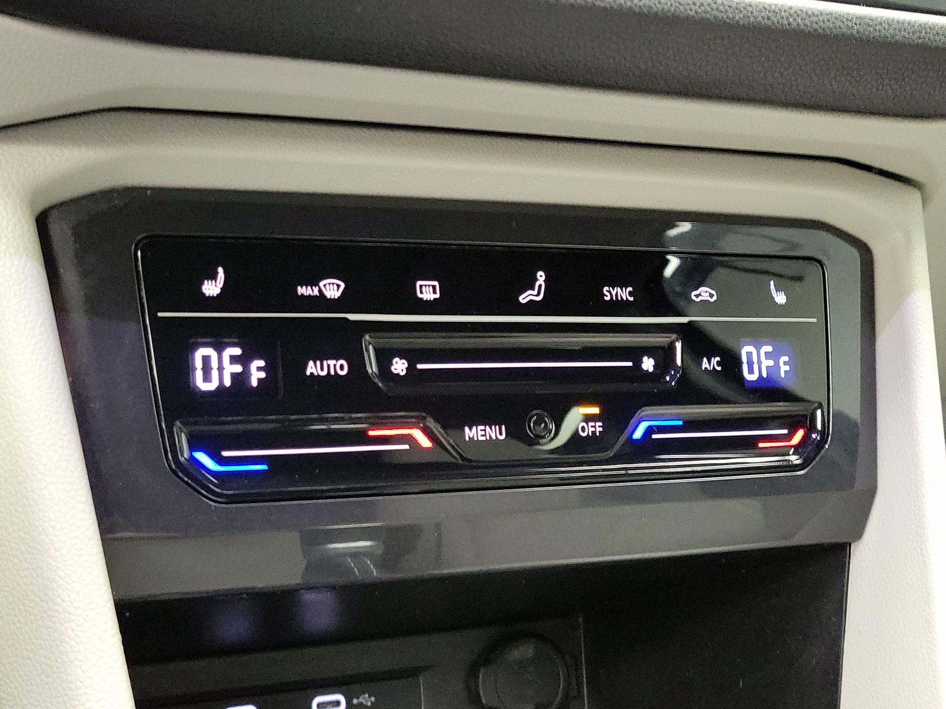 Thumbnail: 2022 Volkswagen Tiguan - 17