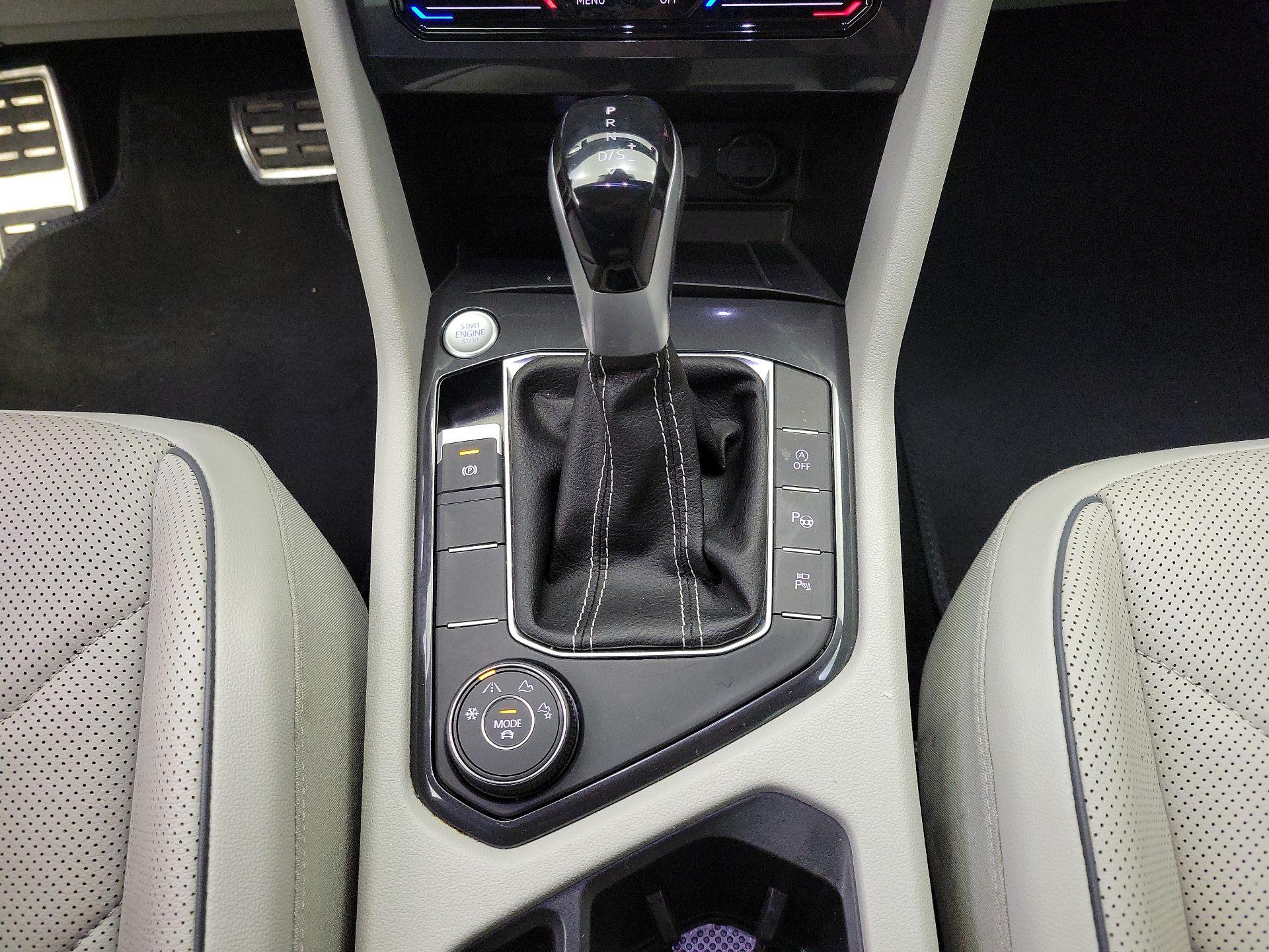 Thumbnail: 2022 Volkswagen Tiguan - 18