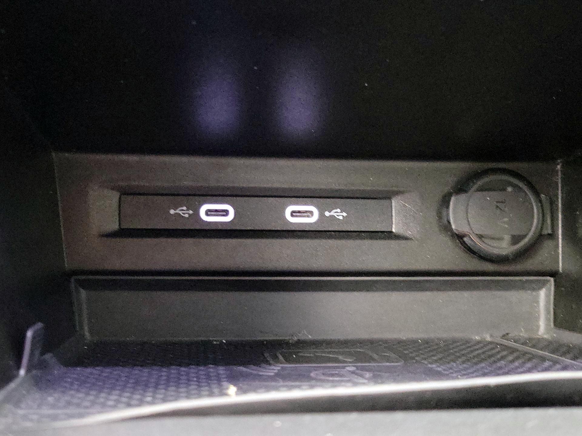 Thumbnail: 2022 Volkswagen Tiguan - 19