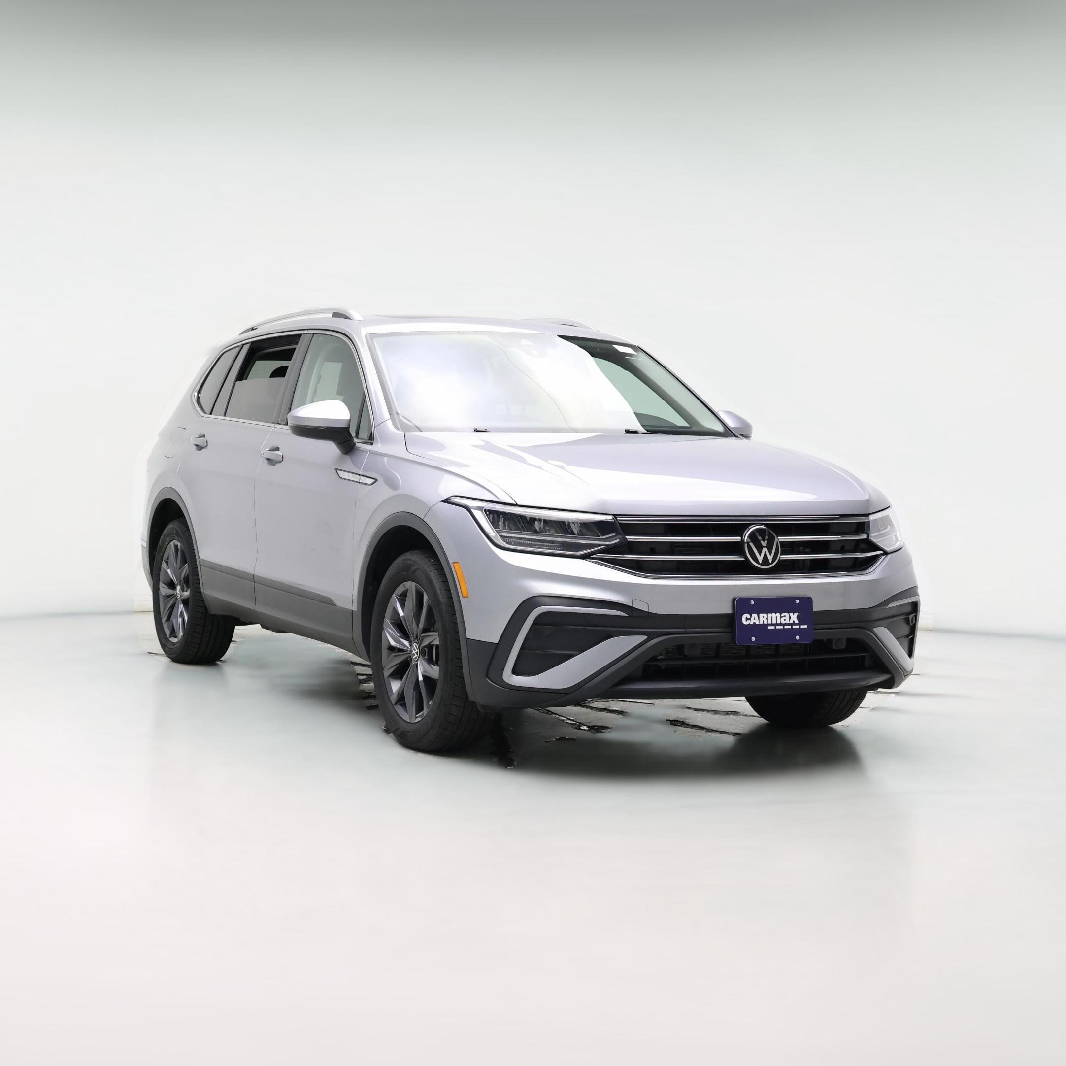 Thumbnail: 2022 Volkswagen Tiguan - 1
