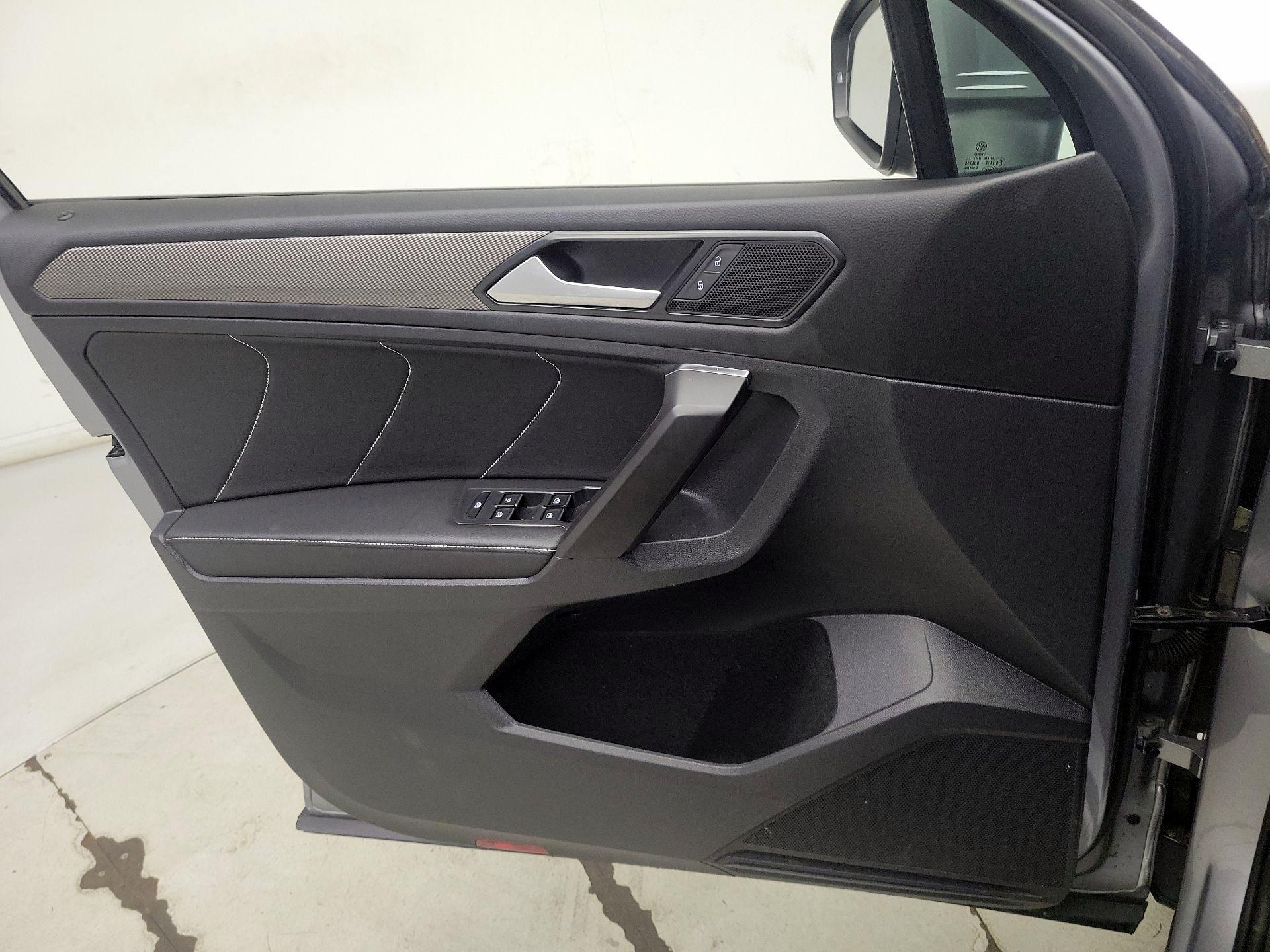 Thumbnail: 2022 Volkswagen Tiguan - 12