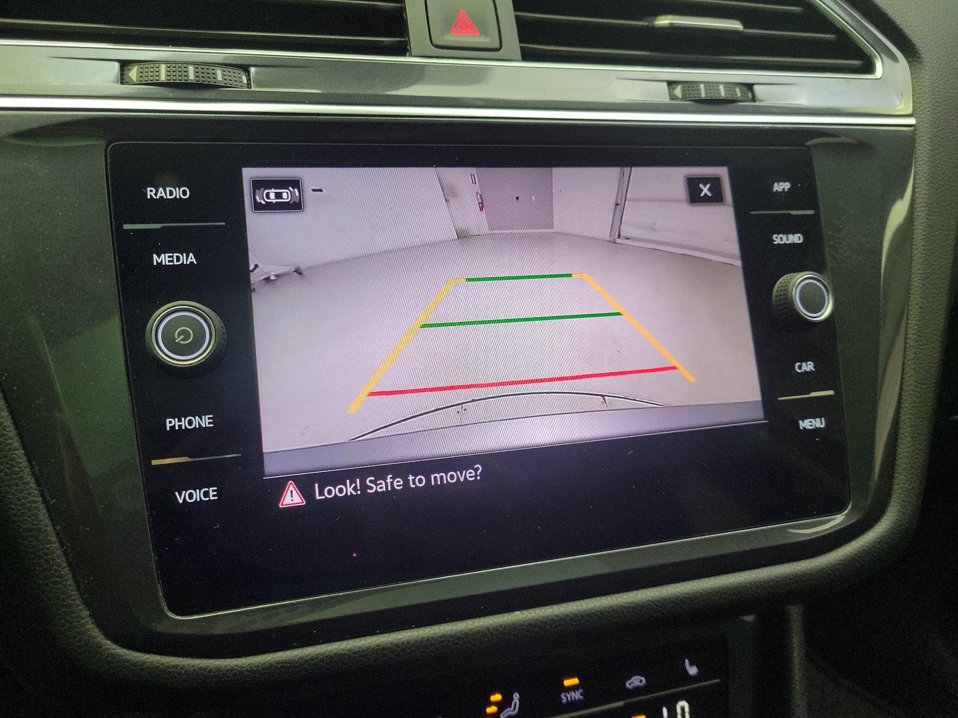 Thumbnail: 2022 Volkswagen Tiguan - 14