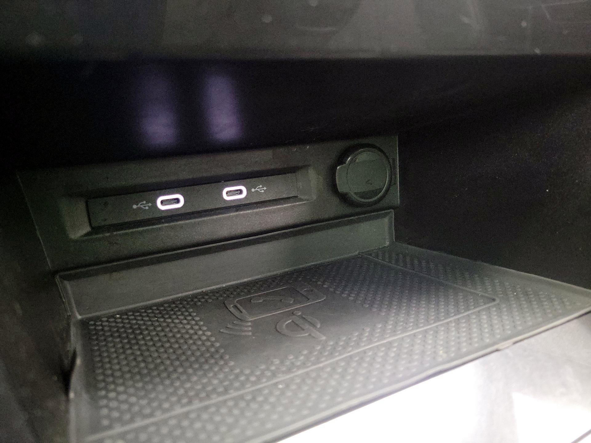 Thumbnail: 2022 Volkswagen Tiguan - 18