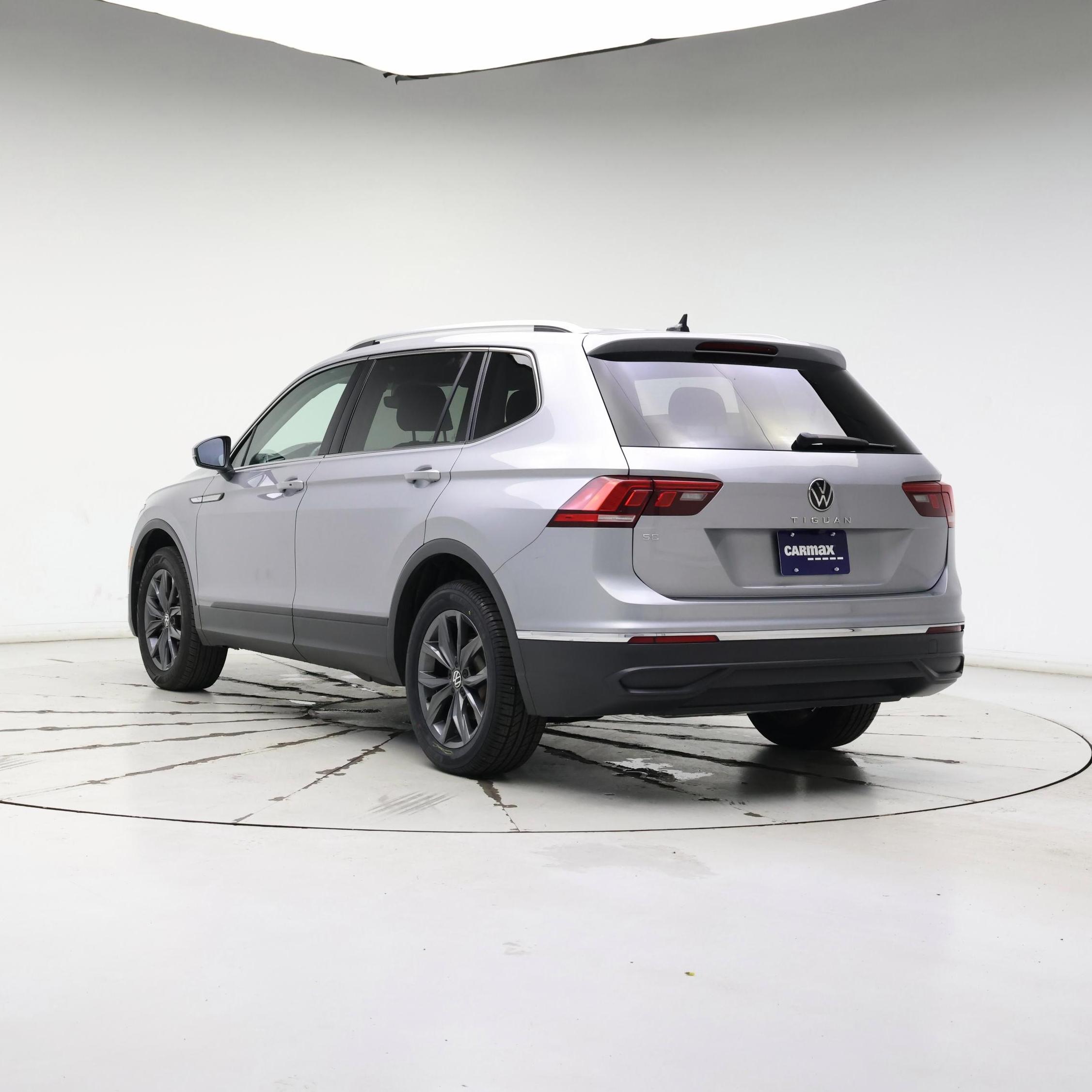 Thumbnail: 2022 Volkswagen Tiguan - 2