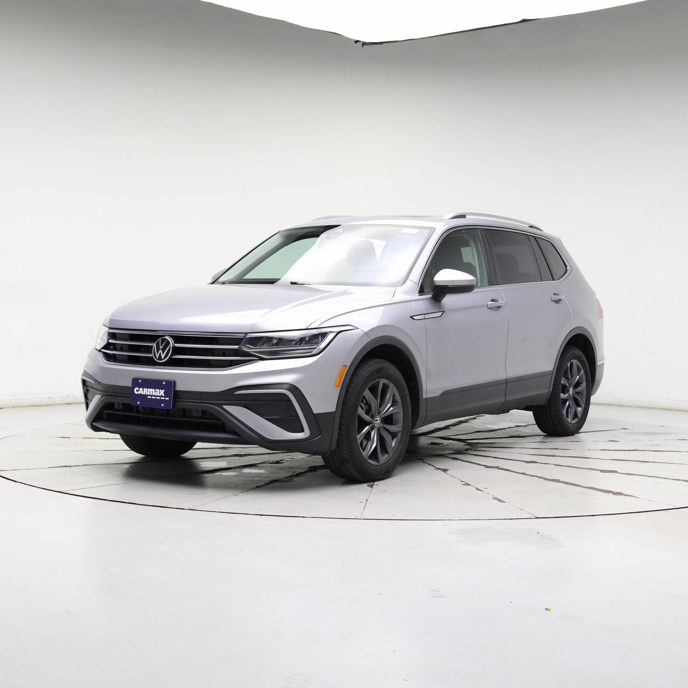 Thumbnail: 2022 Volkswagen Tiguan - 4