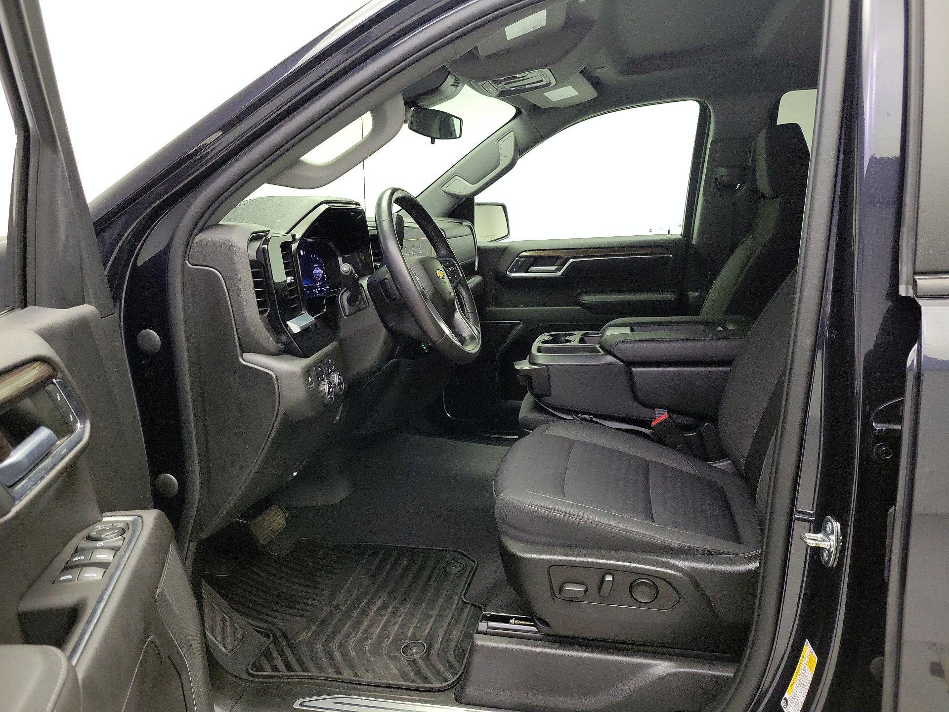 Thumbnail: 2022 Chevrolet Silverado 1500 - 11