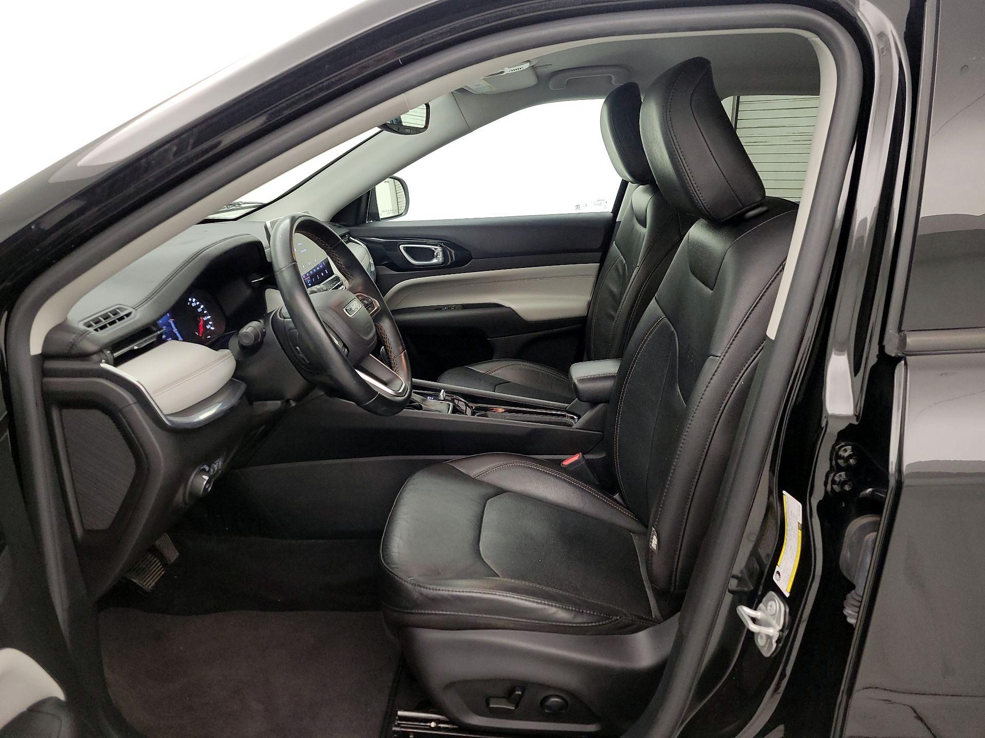 Thumbnail: 2022 Jeep Compass - 11