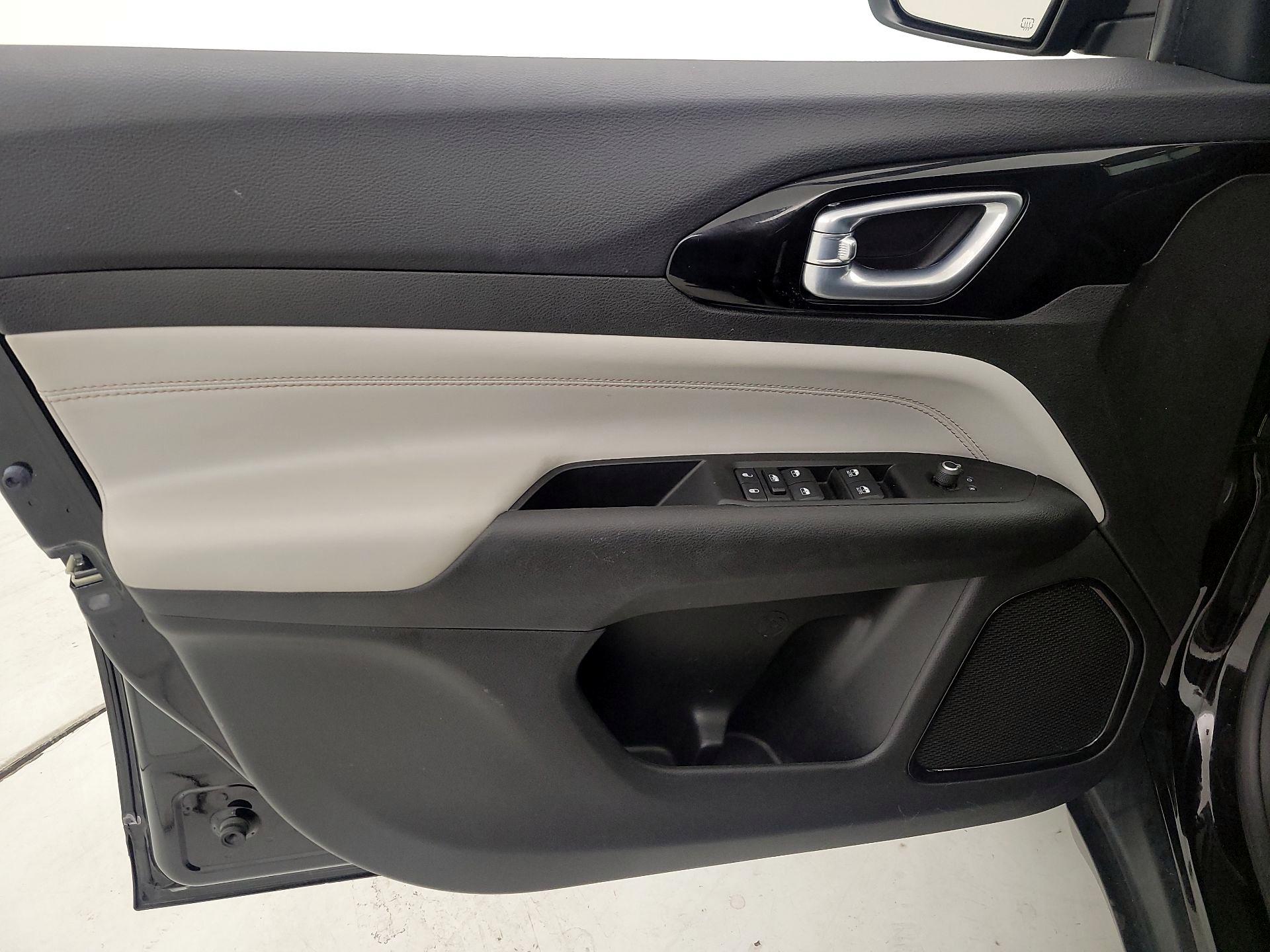 Thumbnail: 2022 Jeep Compass - 12