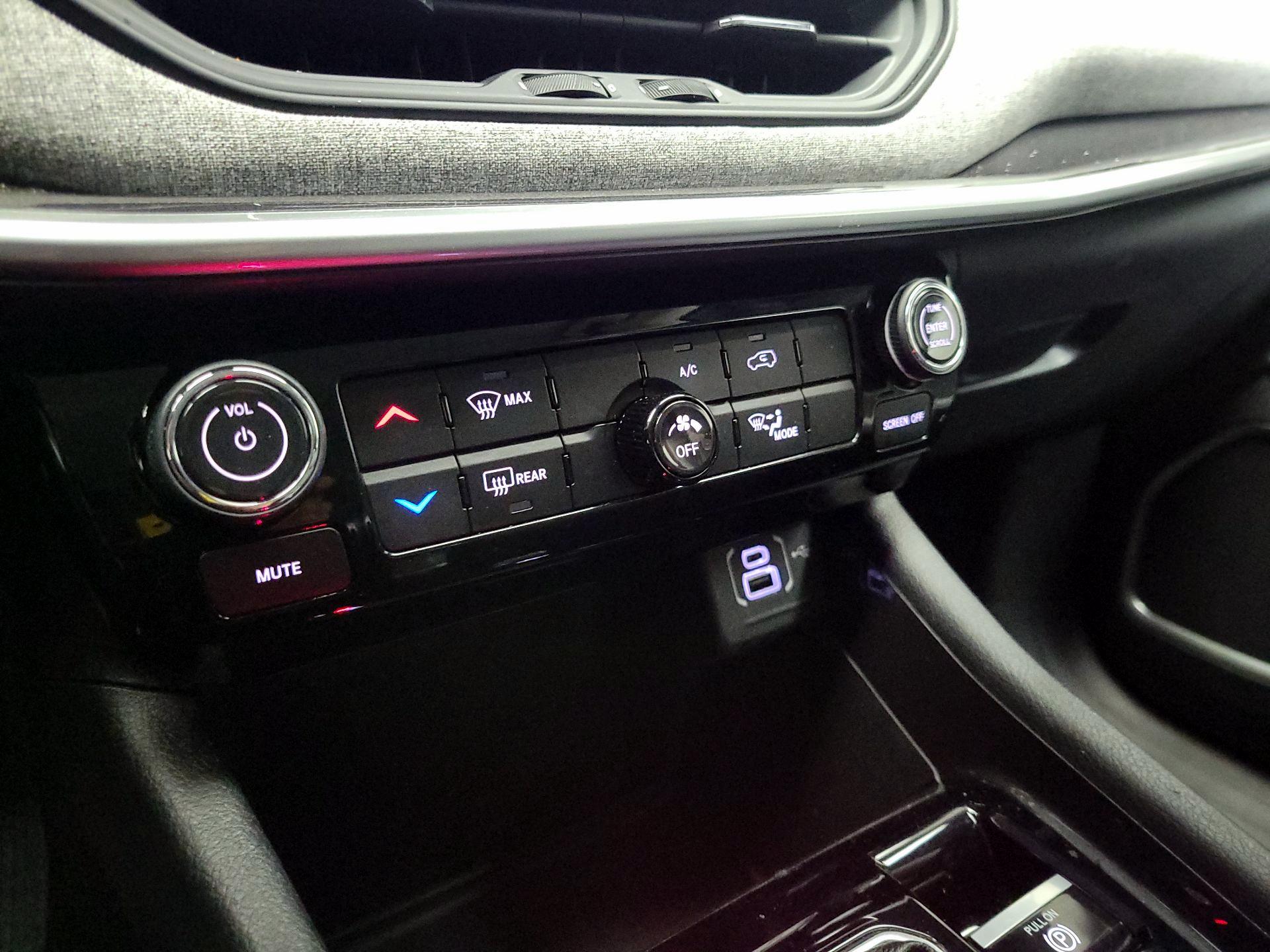 Thumbnail: 2022 Jeep Compass - 16