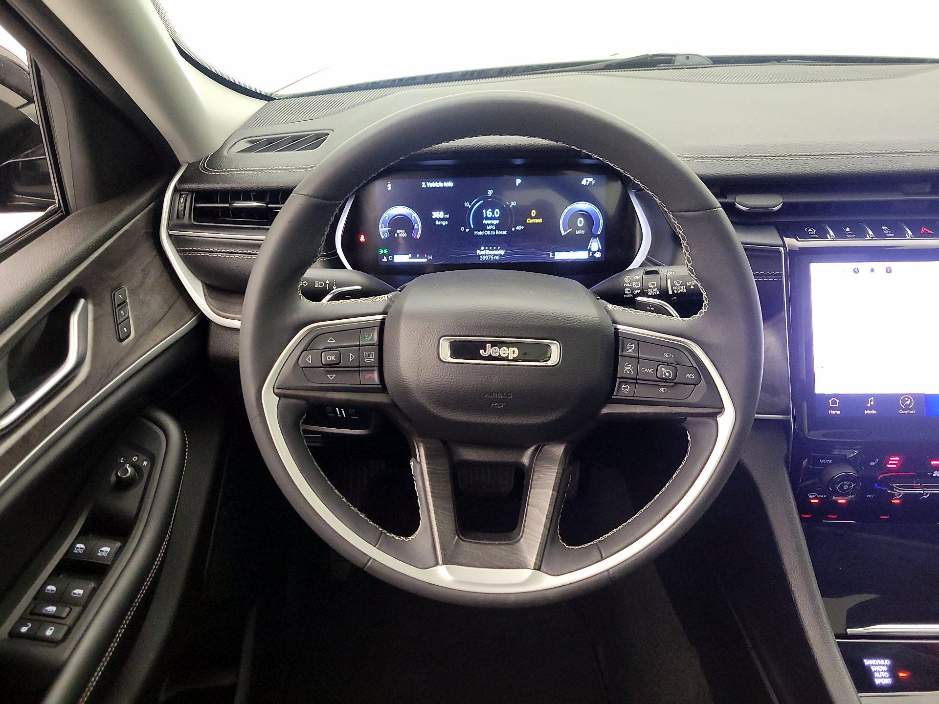 Thumbnail: 2023 Jeep Grand Cherokee - 10