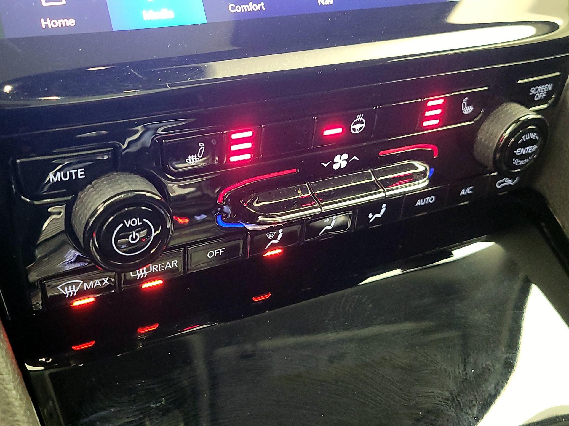 Thumbnail: 2023 Jeep Grand Cherokee - 17