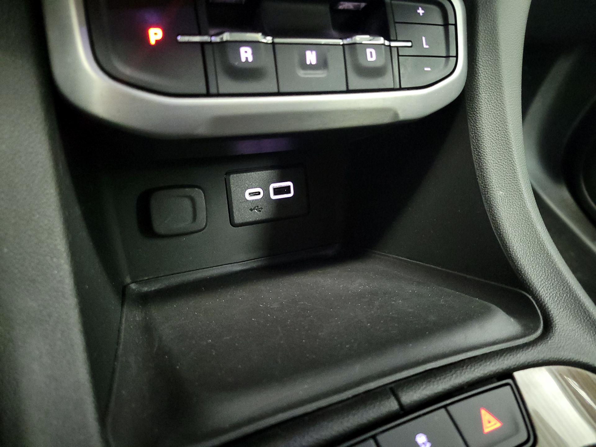 Thumbnail: 2023 GMC Acadia - 18