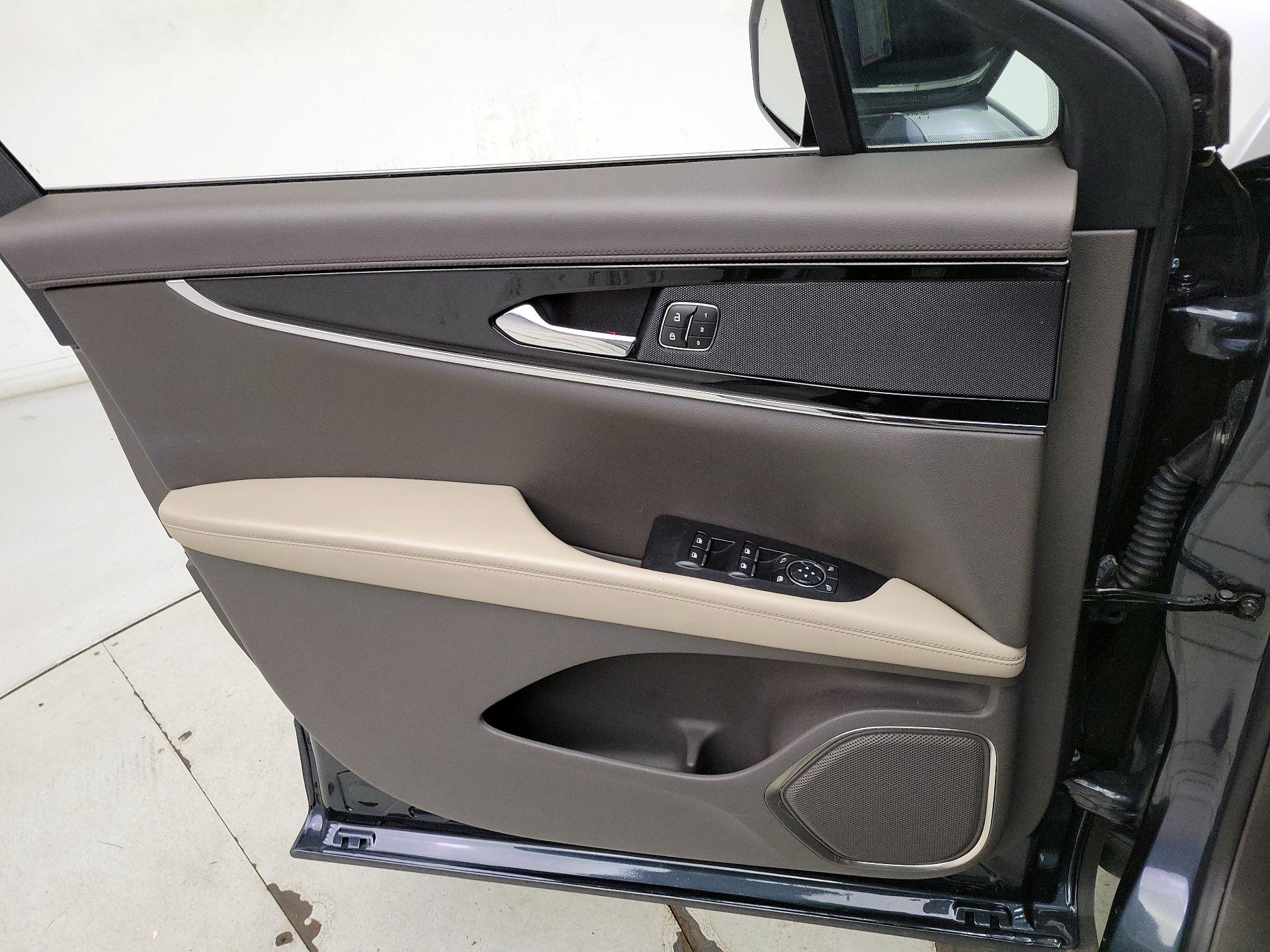 Thumbnail: 2023 Lincoln Nautilus - 12