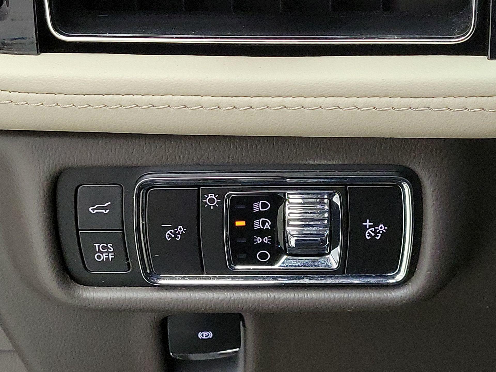 Thumbnail: 2023 Lincoln Nautilus - 13