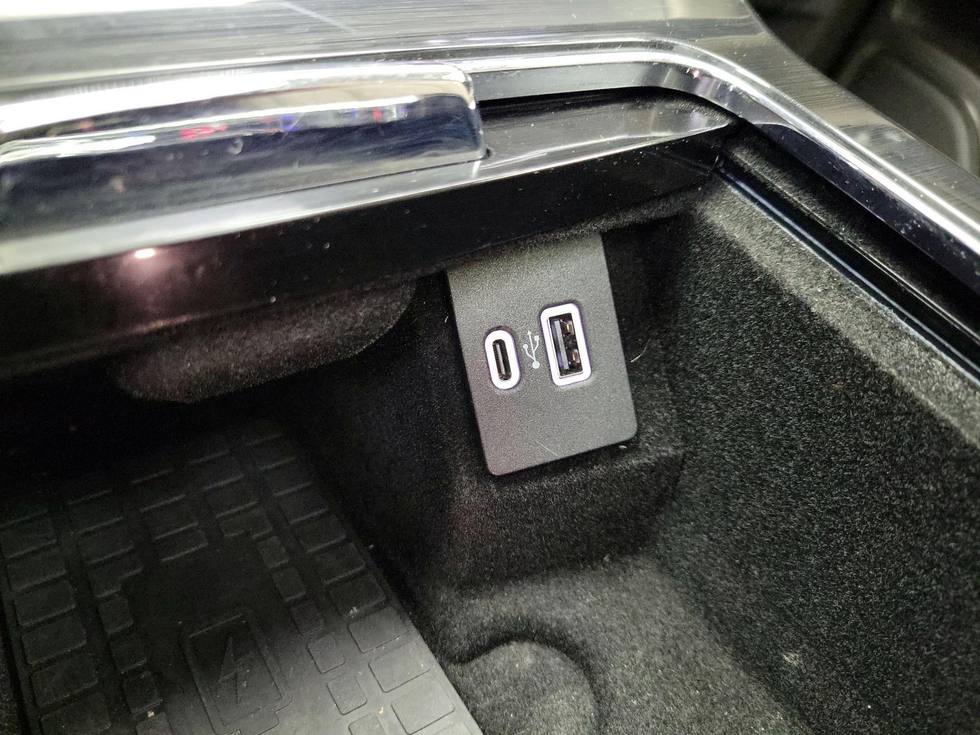 Thumbnail: 2023 Lincoln Nautilus - 19