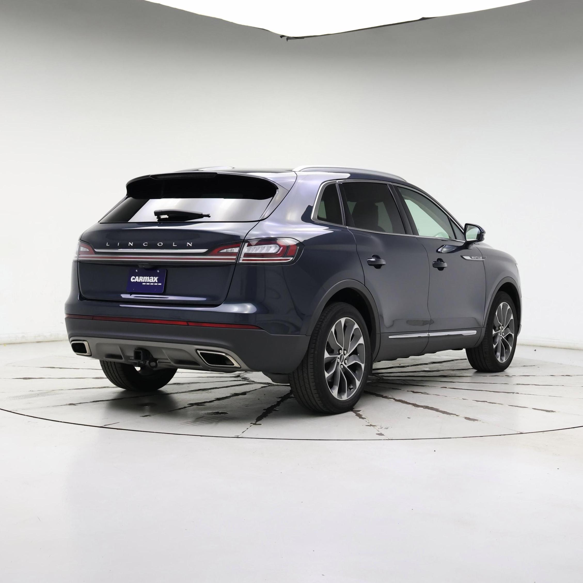 Thumbnail: 2023 Lincoln Nautilus - 8