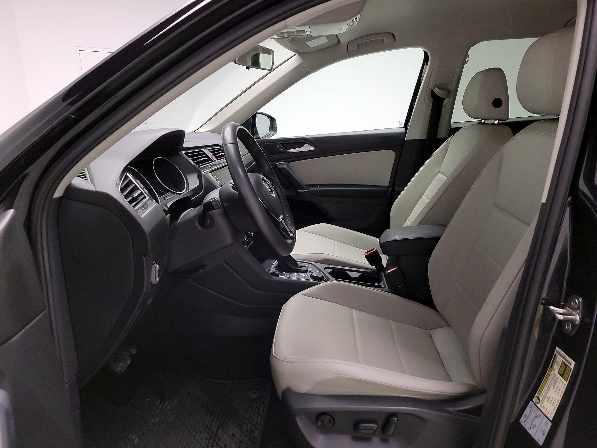 Thumbnail: 2020 Volkswagen Tiguan - 11